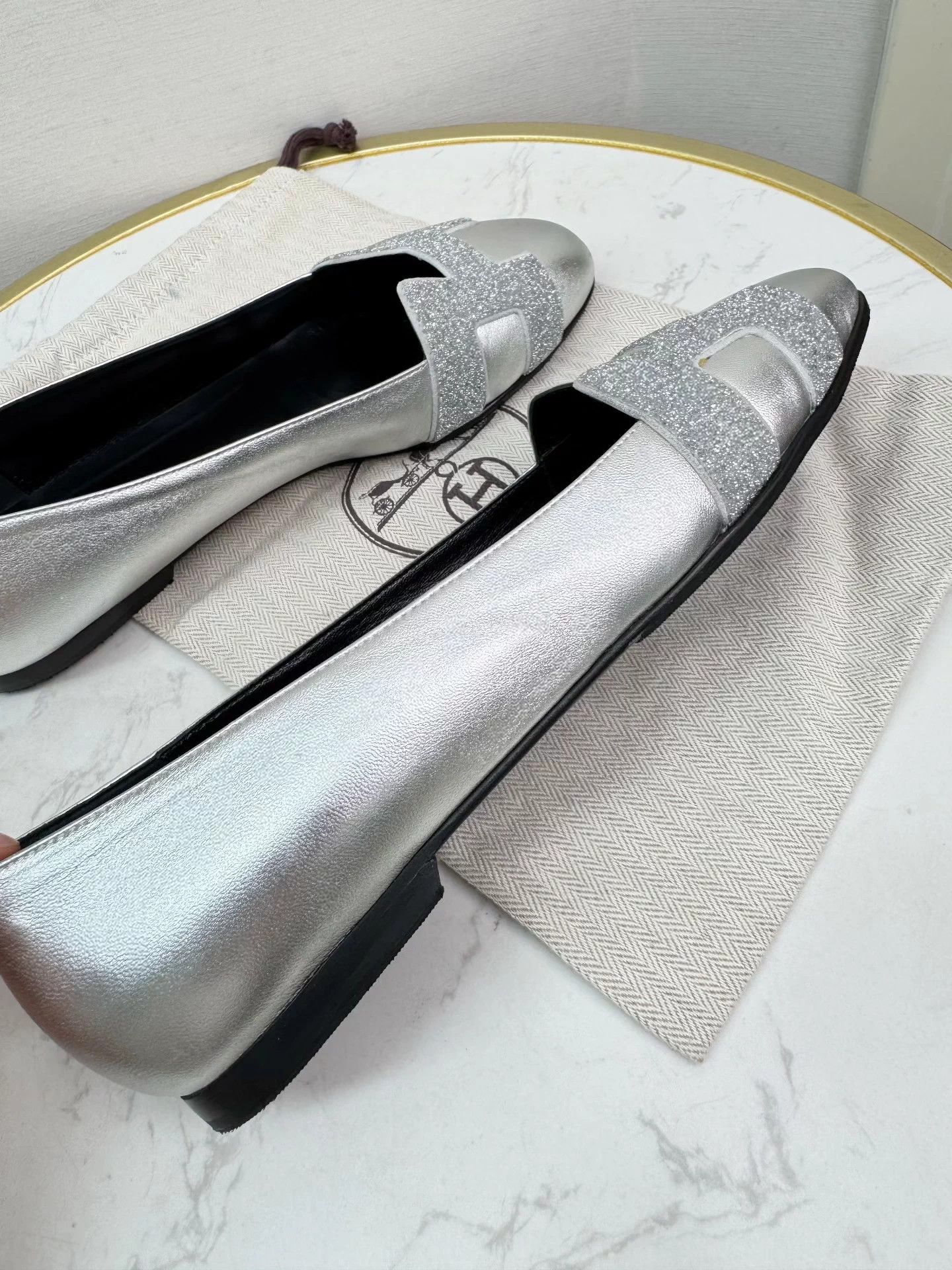 Hermes Hermes Authentic Flats EUR 37 Worn 2-3x Cleaned Size US 6 / IT 36 - 3 Thumbnail