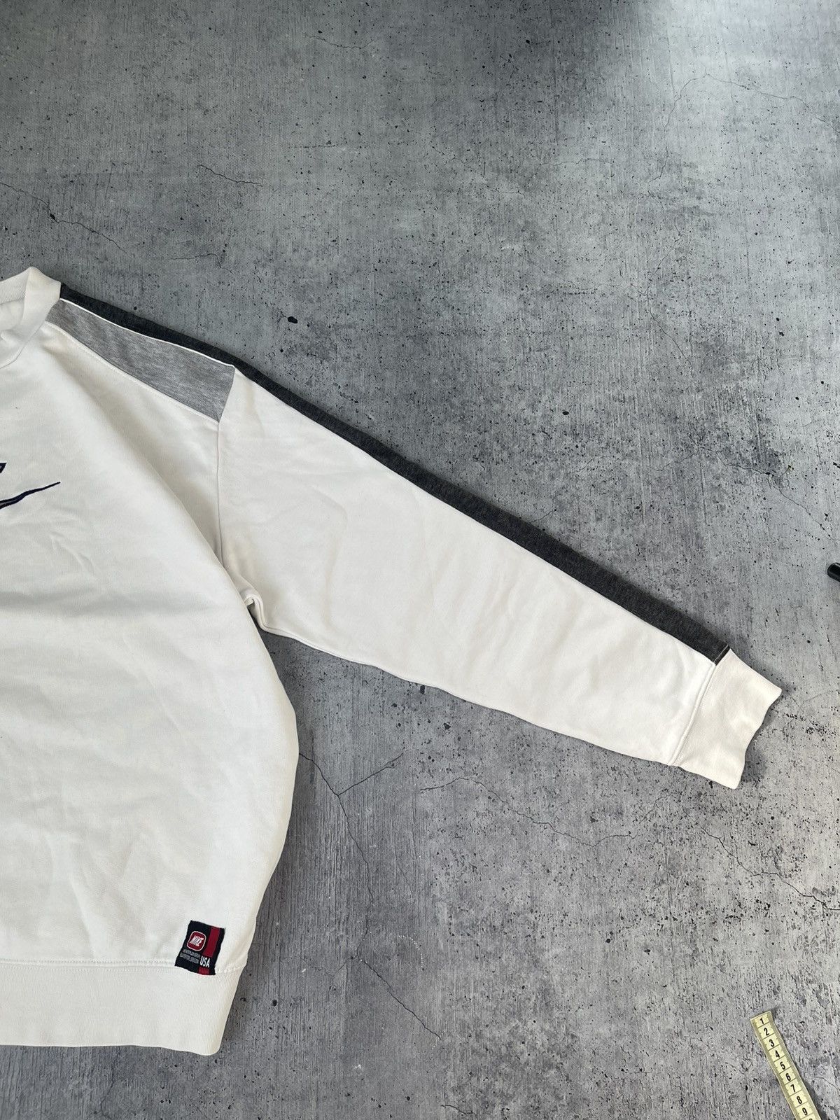Nike Nike Vintage Sweatshirt Big Logo Faded Boxy Japanese Y2K Size US XL / EU 56 / 4 - 7 Thumbnail