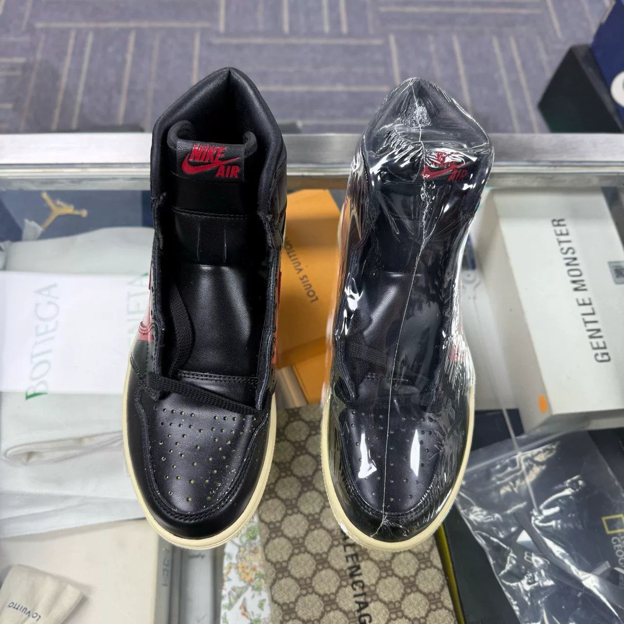 Jordan Brand AJ1 Banned Theme Sneakers Size US 7.5 / EU 40-41 - 1 Thumbnail