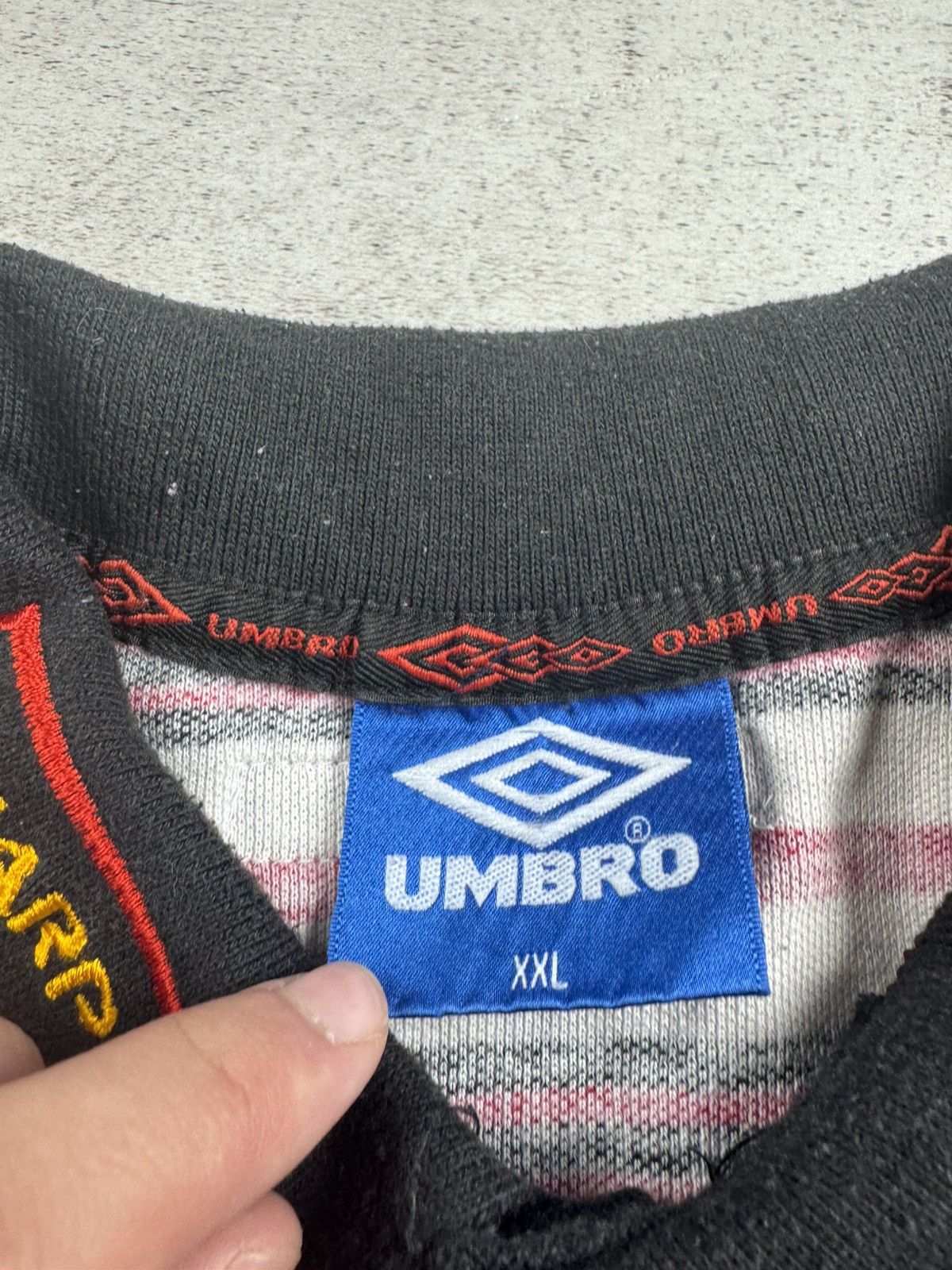 Umbro Manchester United 1997 1998 Men’s XXL Striped Soccer Football Polo TShirt Jersey Size US XXL / EU 58 / 5 - 11 Thumbnail