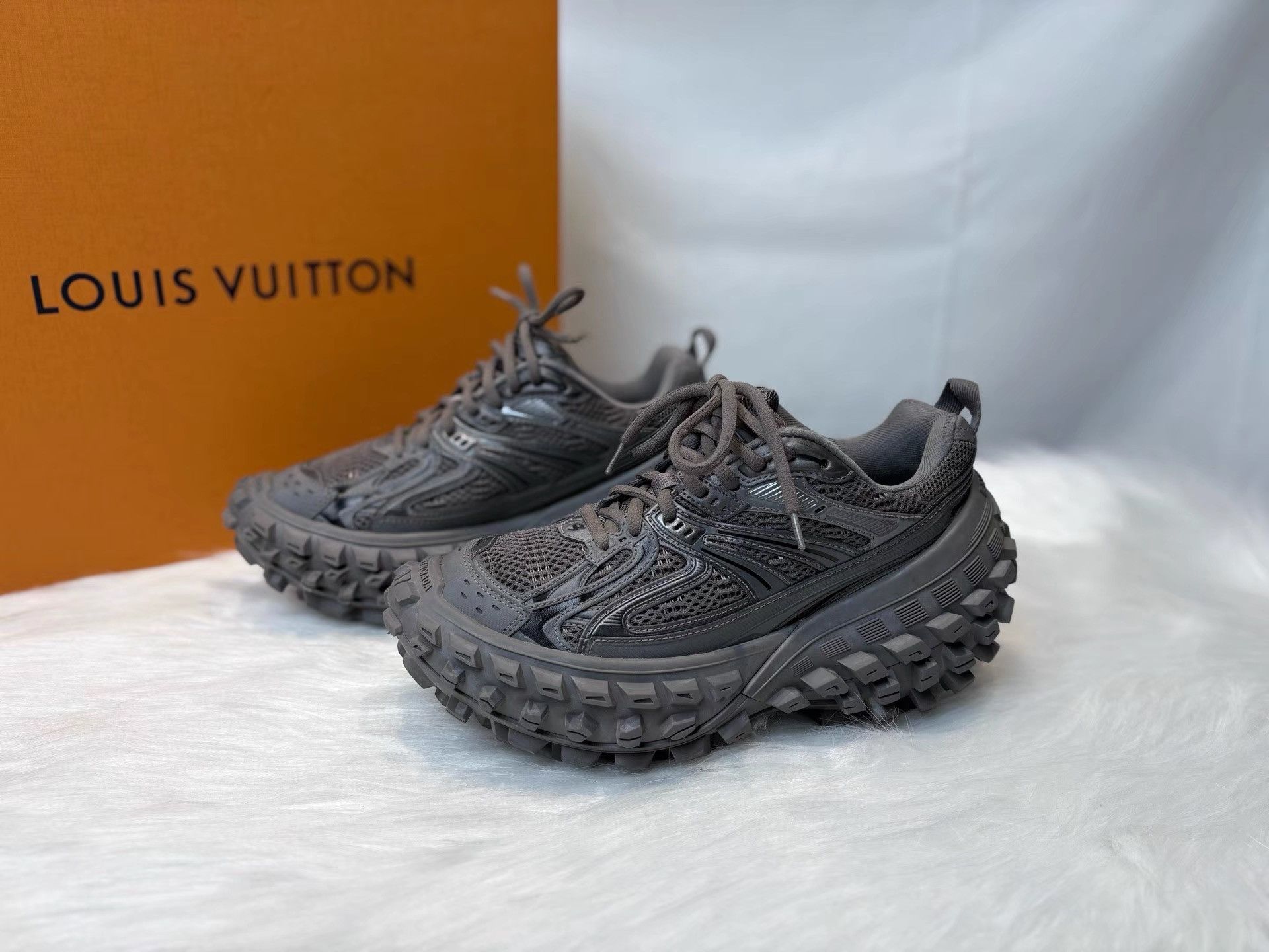 Balenciaga Balenciaga Bouncer Defender Low-top Dad Shoes K36 Size US 7 / IT 37 - 1 Thumbnail