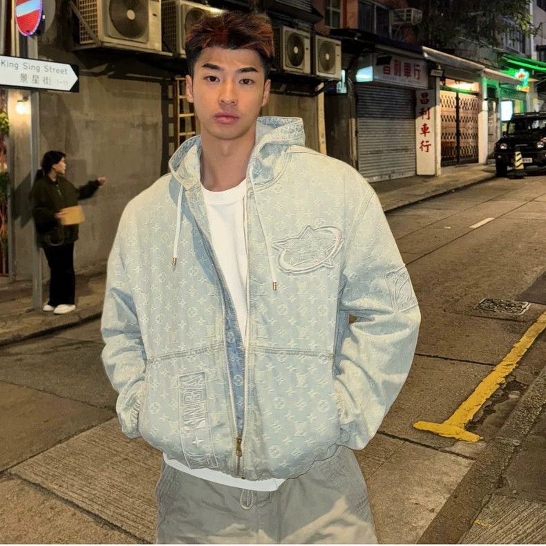 Louis Vuitton Louis Vuitton NBA co-branded hooded denim jacket Size US S / EU 44-46 / 1 - 6 Thumbnail