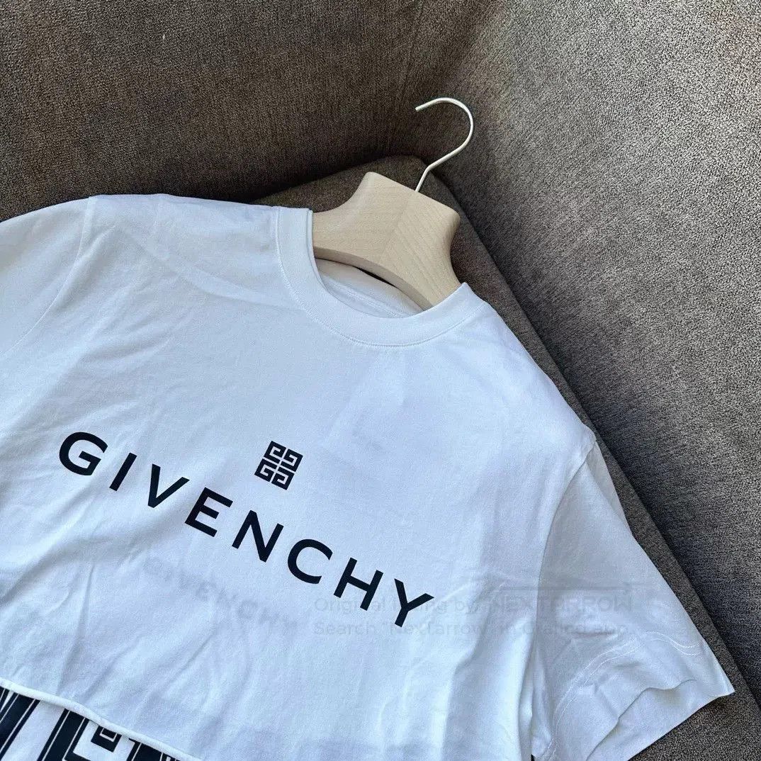 Givenchy Givenchy Embroidered Logo T-Shirt. Size XS / US 0-2 / IT 36-38 - 2 Thumbnail
