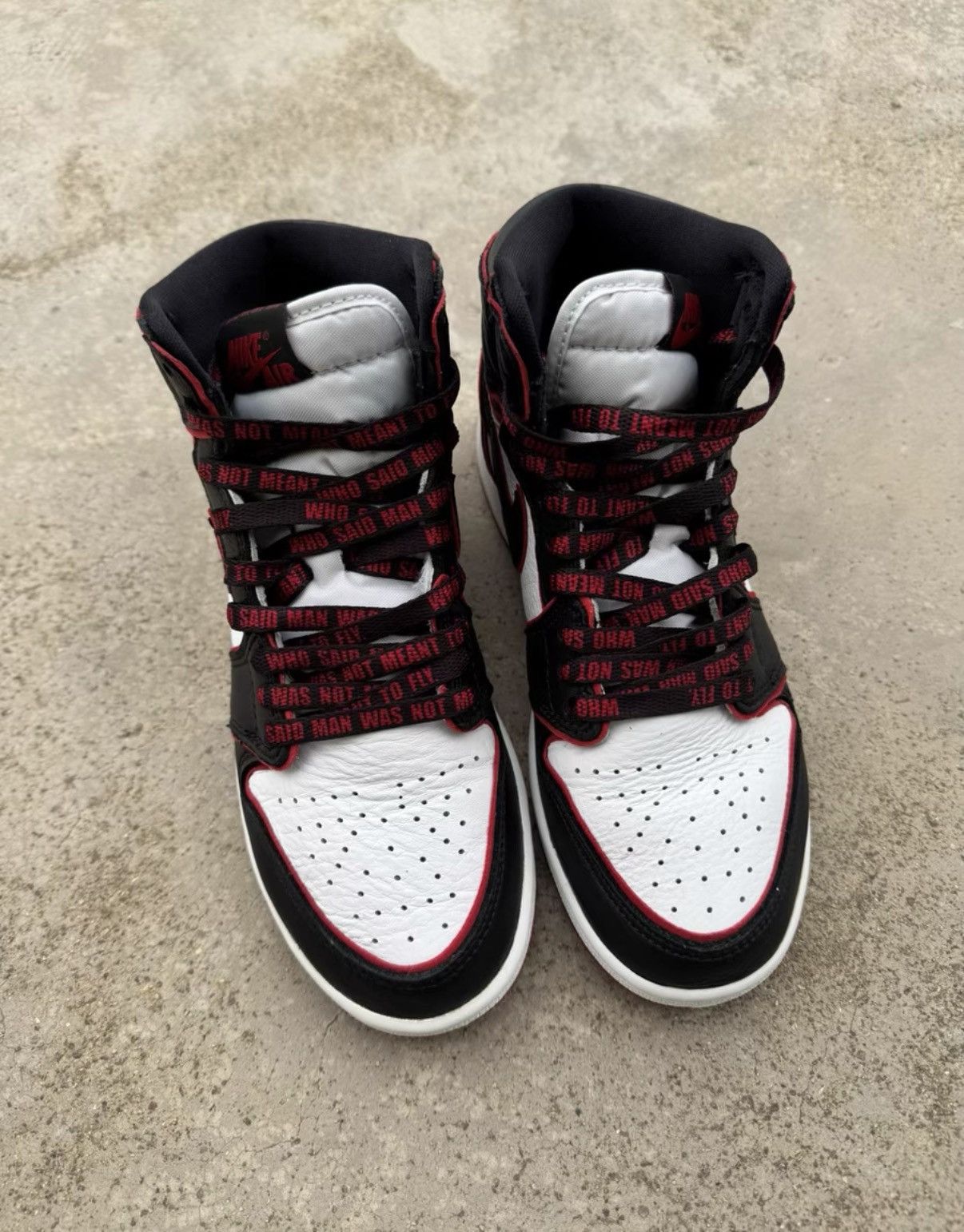 Nike Nike Air Jordan 1 High GS, Black & Red K37 Size US 6.5 / IT 36.5 - 8 Thumbnail