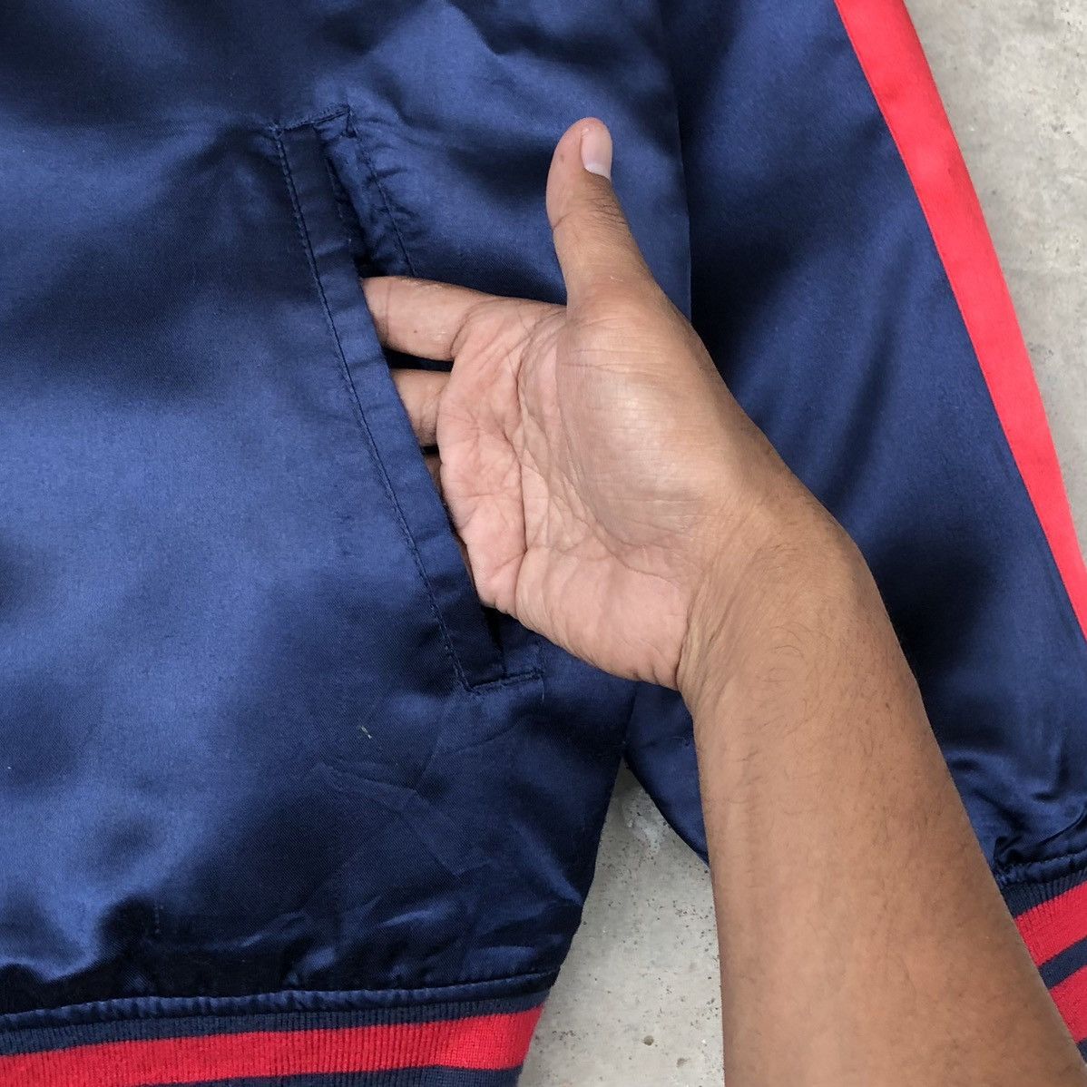 Avirex Vintage Avirex USA Signature Spell Out Satin Varsity Jacket Size US XL / EU 56 / 4 - 7 Thumbnail