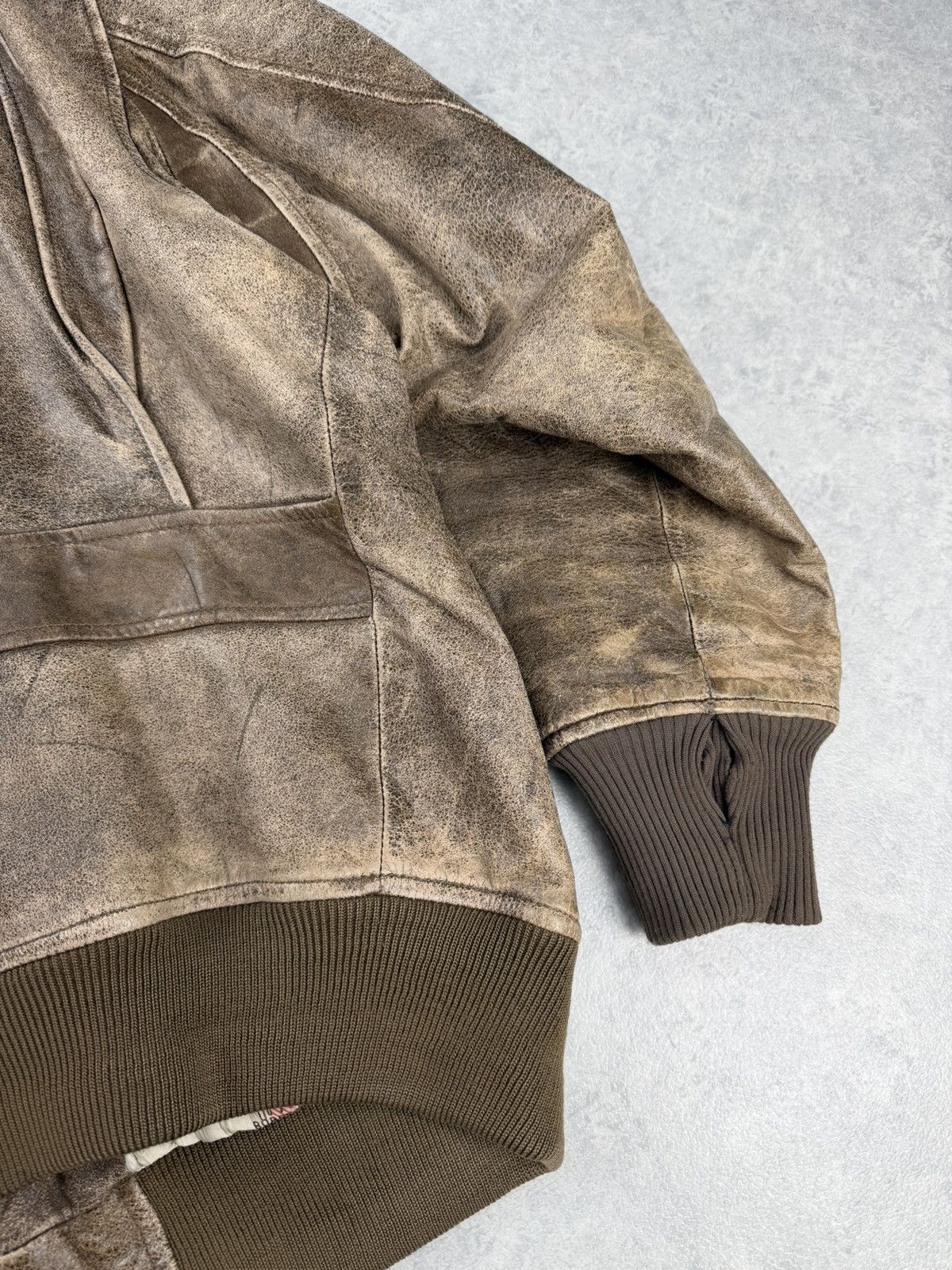 Vintage Vintage Traders A-2 Distressed Leather Flight Jacket Size 54 Size US L / EU 52-54 / 3 - 18 Thumbnail