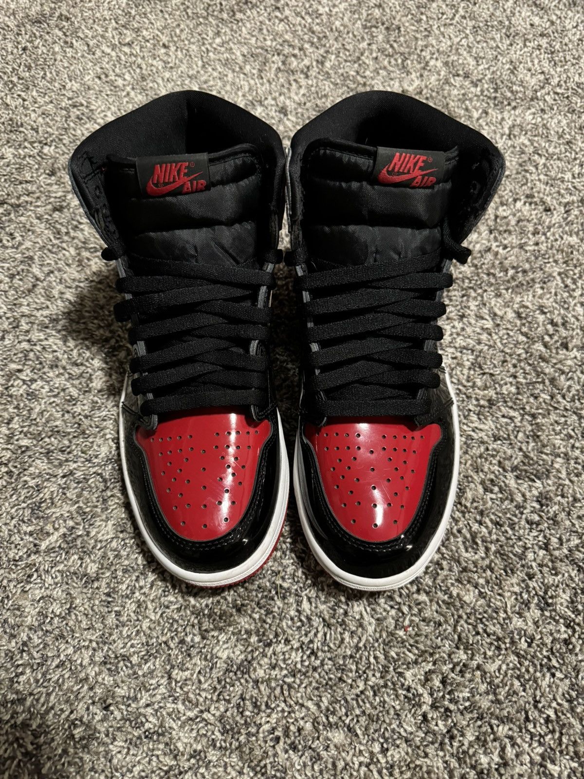 Jordan Brand × Nike Jordan 1 Patent Bred Size US 8 / EU 41 - 2 Thumbnail