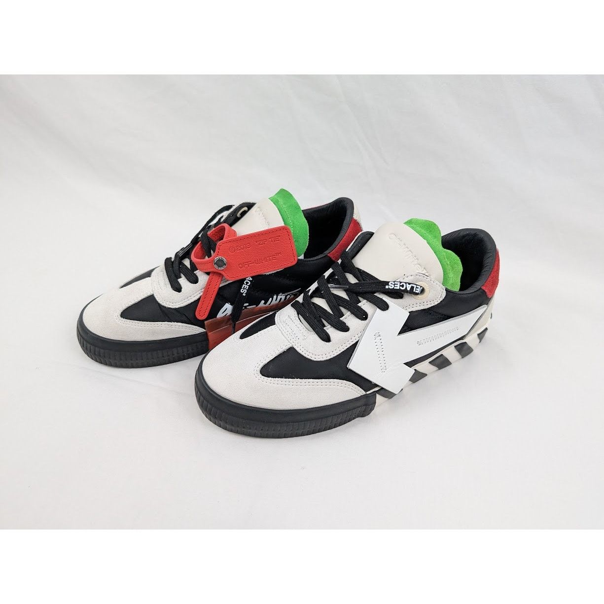 Off-White o1rshd1 Floating Arrow Low-Top Sneakers in Off White Size US 6 / EU 39 - 17 Thumbnail
