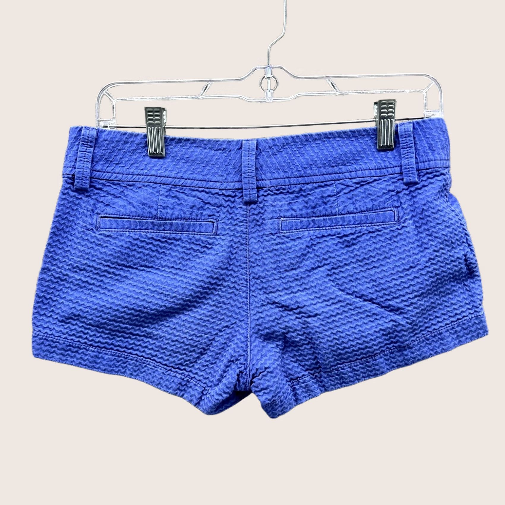 Lilly Pulitzer VINTAGE Lilly Pulitzer Shorts Womens 0 Blue Walsh Short Textured Cotton Seersucker Shirt? Size 25" / US 0 / IT 36 - 1 Thumbnail