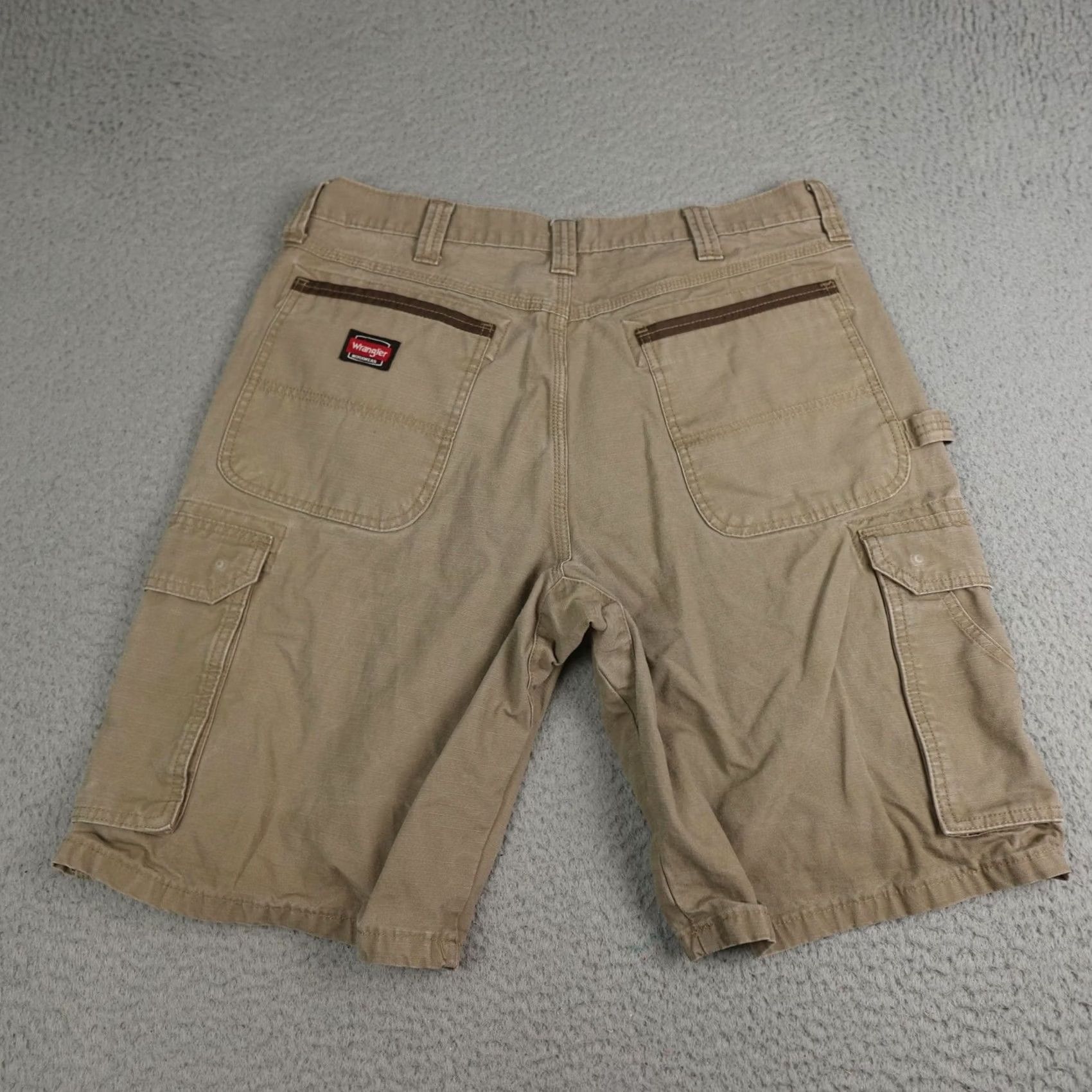 Wrangler Wrangler Cargo Shorts Mens 34 Beige Workwear Pockets Khaki Size US 34 / EU 50 - 2 Thumbnail