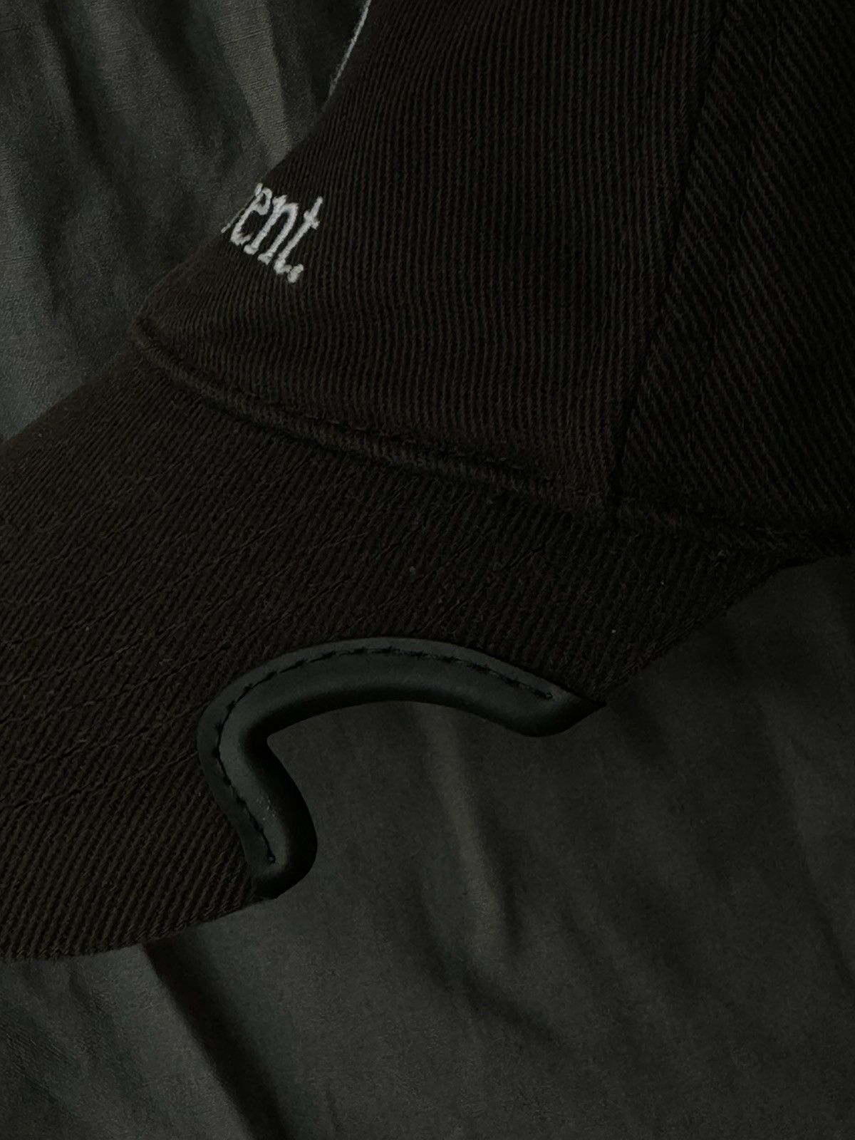 Balenciaga Balenciaga Be Different apple Cap Hat Size ONE SIZE - 3 Thumbnail