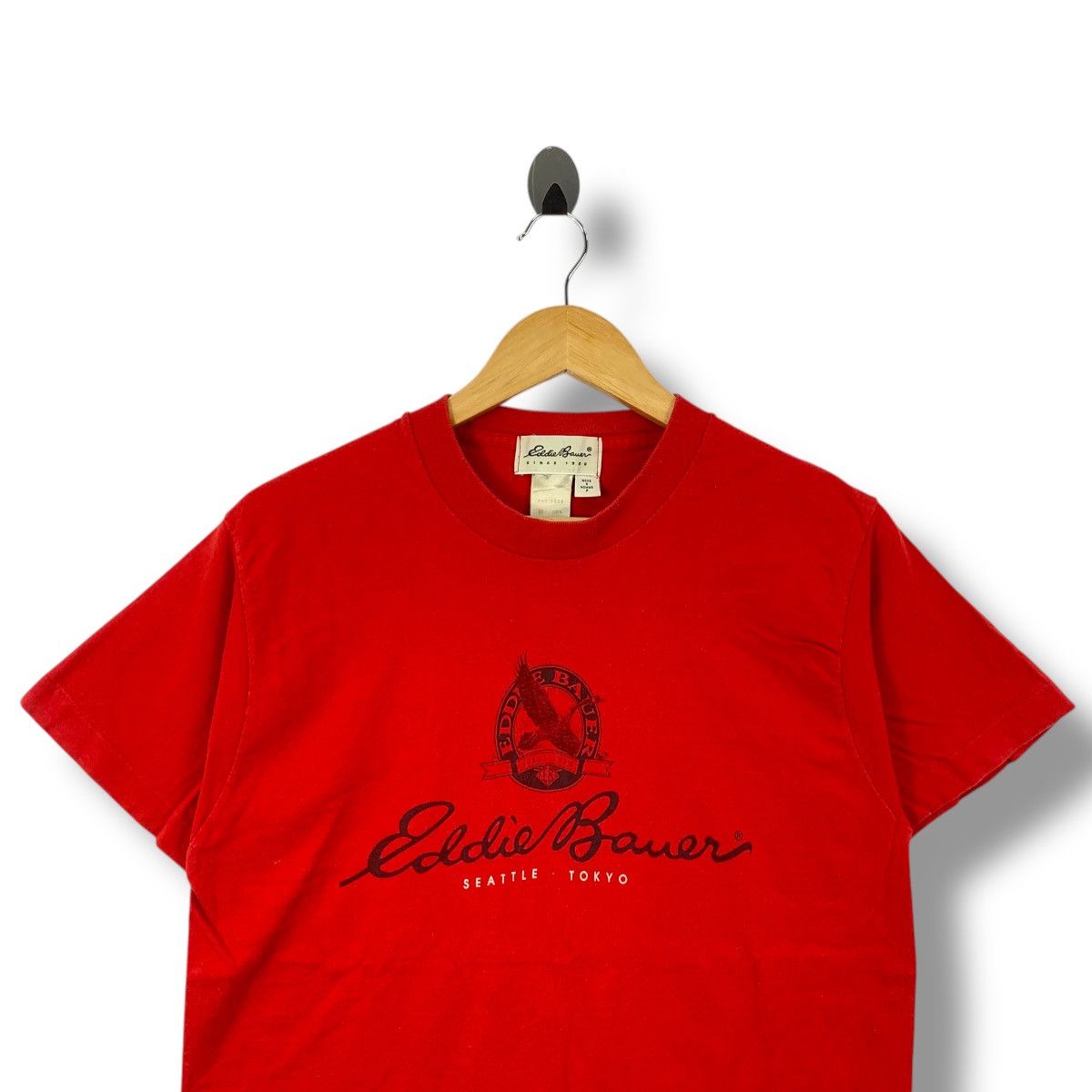 Eddie Bauer Vintage 90's EDDIE BAUER Seattle Tokyo Graphic Tee Shirt Size US S / EU 44-46 / 1 - 2 Thumbnail