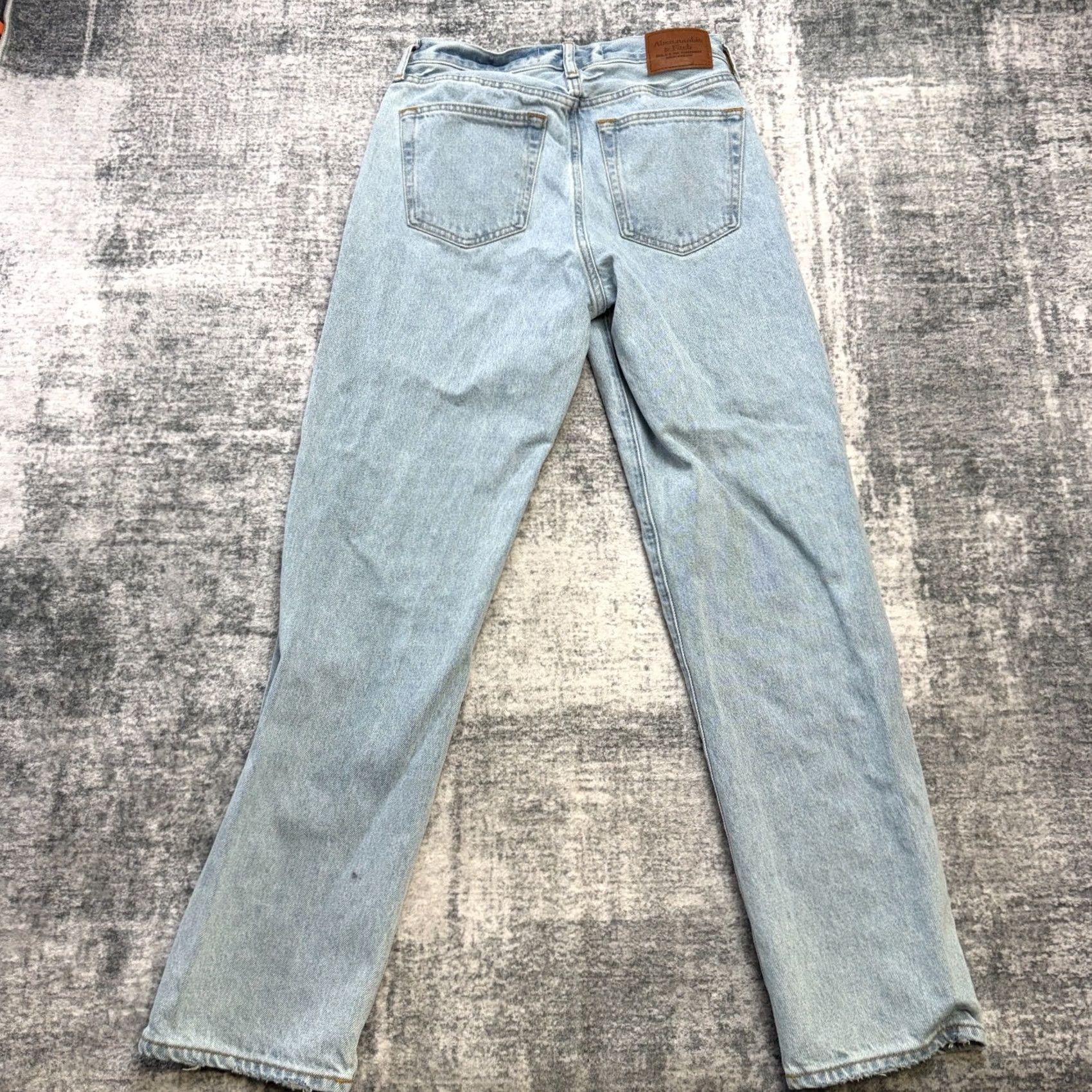 Abercrombie & Fitch Abercrombie & Fitch Jeans Mens 28x32 Blue Light Wash Loose Straight Rigid Denim Size US 28 / EU 44 - 7 Thumbnail