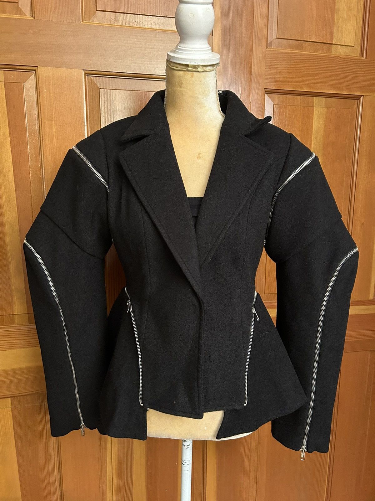 Designer × Other NWT, Lavishly Paris Designer Black Spliced Zipper Jacket. Size M / US 6-8 / IT 42-44 - 8 Thumbnail