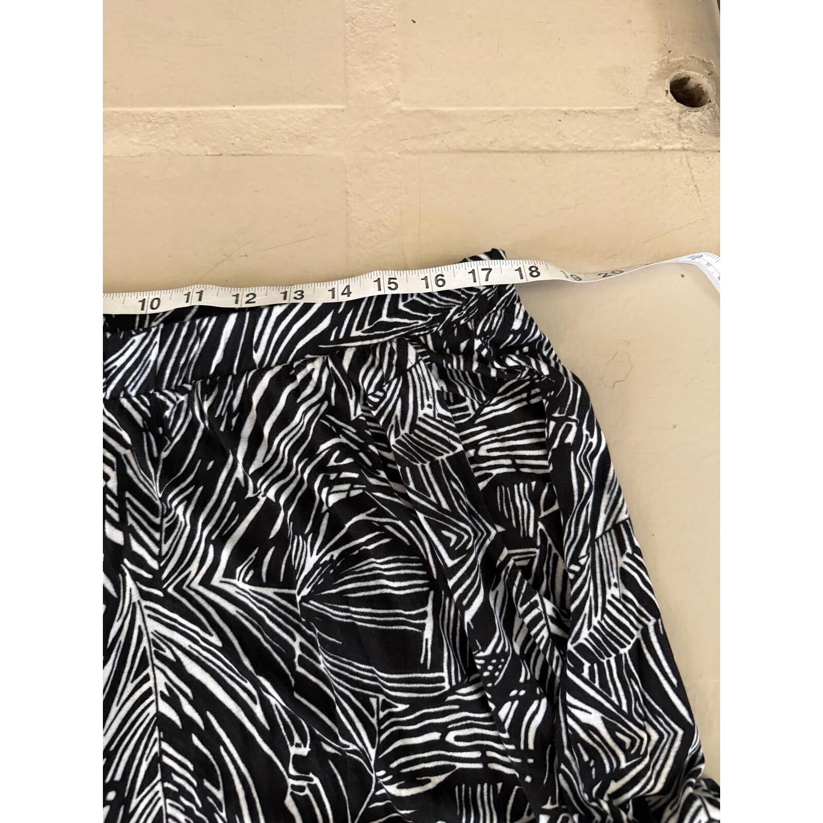 The Unbranded Brand Tropical Palm Leaf Shorts Culottes Pockets Elastic Waist XL Size 32" / US 10 / IT 46 - 10 Thumbnail