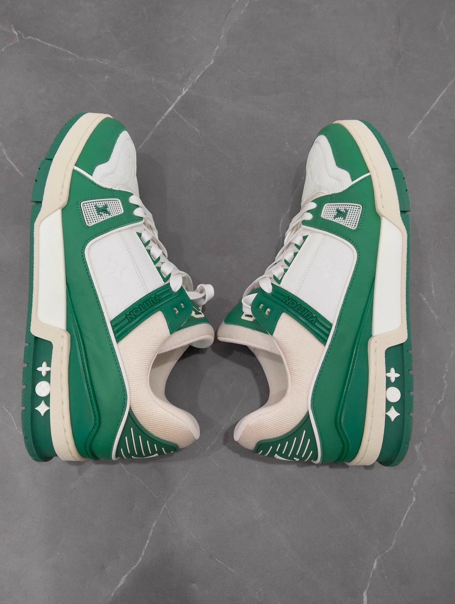 Louis Vuitton Louis Vuitton Trainer Green EUR 42 Size US 9 / EU 42 - 3 Thumbnail