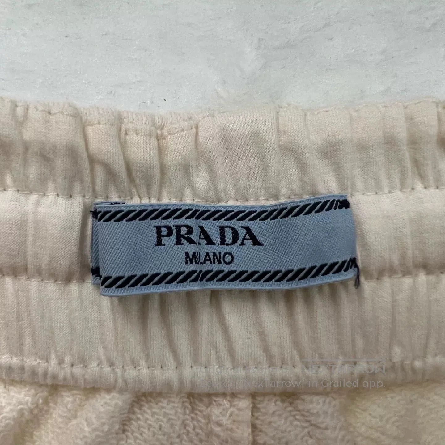 Prada PRADA Solid Elastic Waist Shorts. Size US 26 / EU 42 - 3 Thumbnail