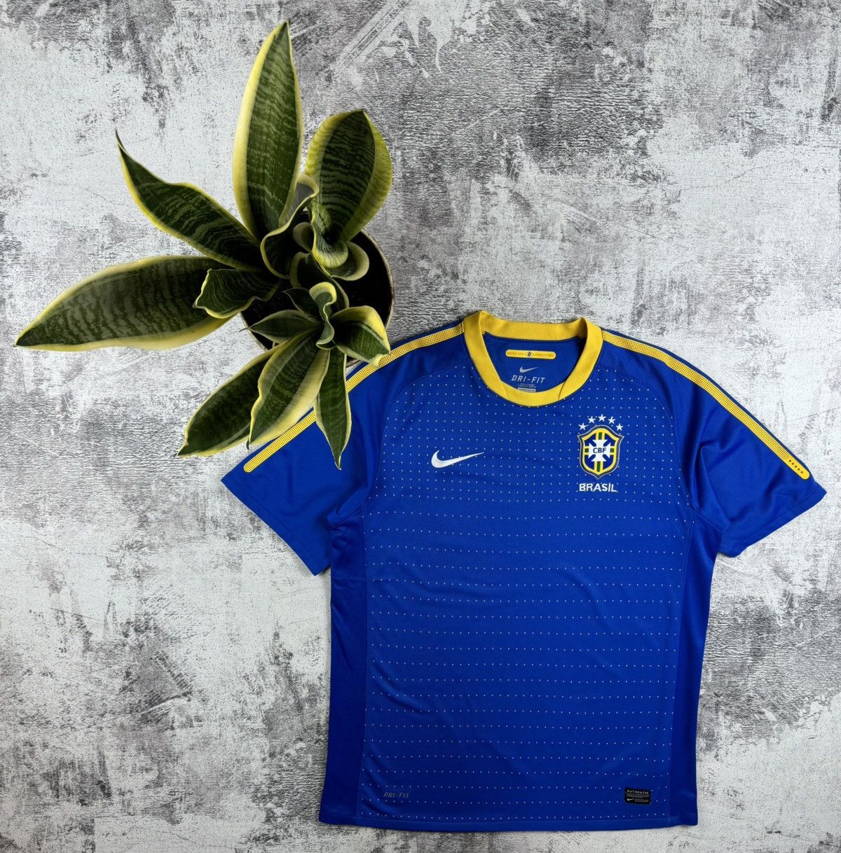 Nike Nike BRAZIL Away 2010/2011 National Football T Shirt Jersey Size US L / EU 52-54 / 3 - 1 Thumbnail
