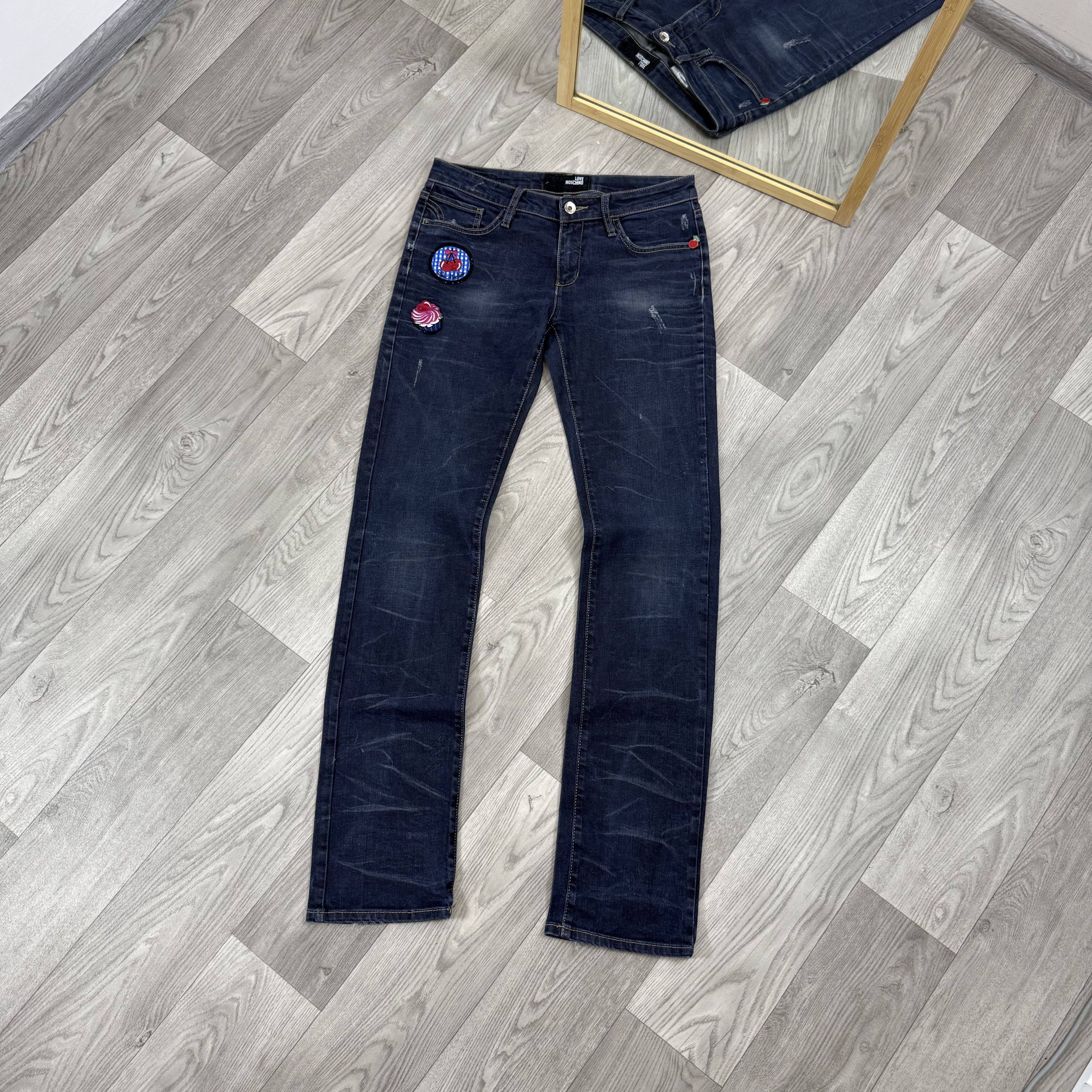 Love Moschino Vintage Love Moschino Y2K Patch Low Rise Blue Denim Jeans Size 28" / US 6 / IT 42 - 2 Thumbnail