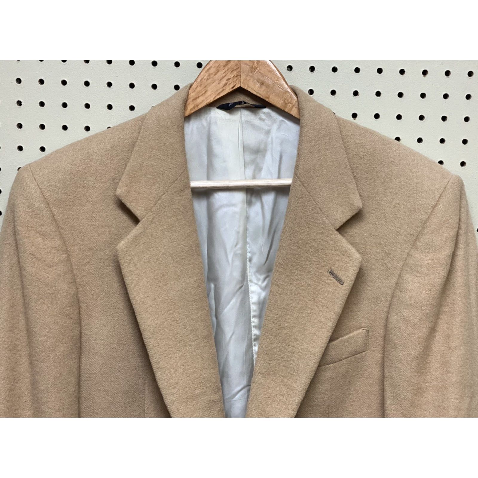 Vintage VINTAGE Barney’s New York Camel Hair Blazer Jacket Men 40 Tan Brown USA Two-Button Regular Solid 40 Barneys New York Mens As Is Size 40R - 2 Thumbnail