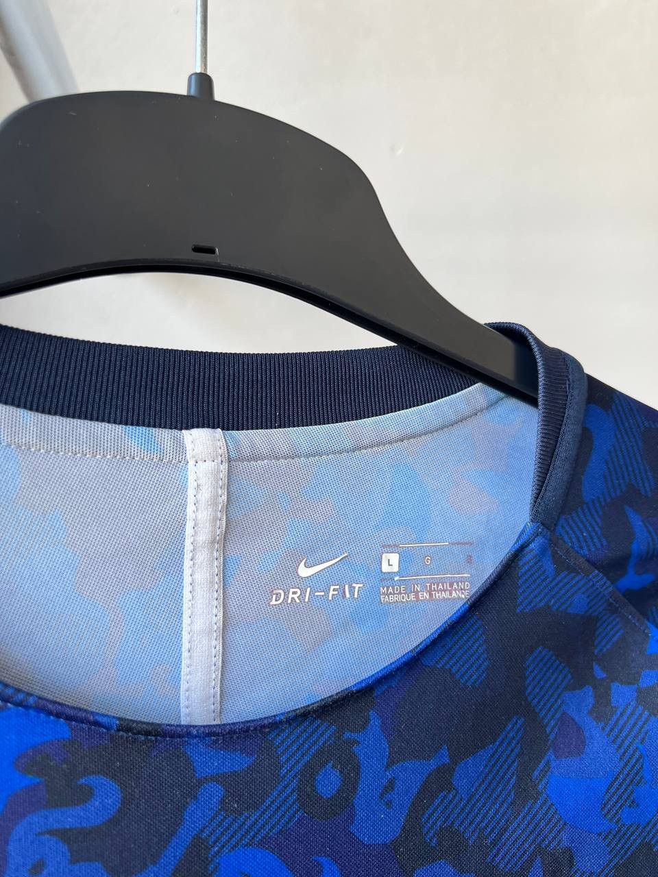 Nike 2018/19 CHELSEA TRAINING SOCCER JERSEY FOOTBALL SHIRT SIZE L Size US L / EU 52-54 / 3 - 6 Thumbnail