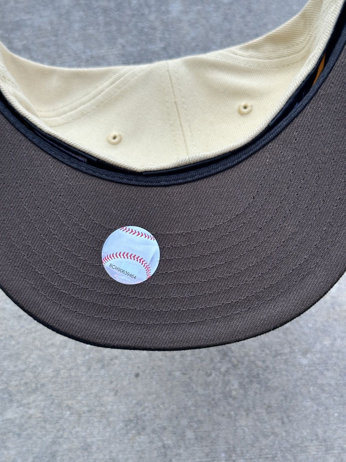 MLB × New Era Minnesota Twins RMDCC Paper Mario Two Tone Fitted Hat 7 1/4 Size ONE SIZE - 3 Thumbnail