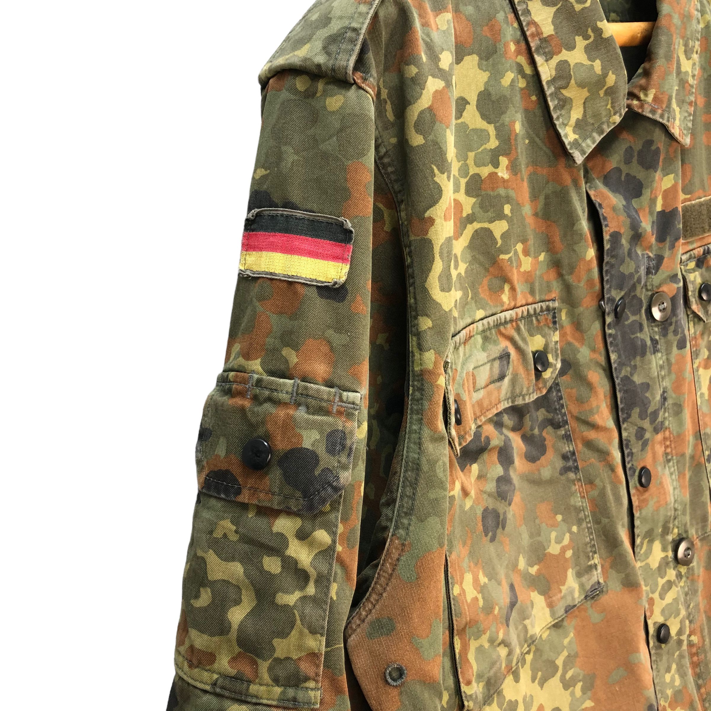 Vintage VINTAGE GERMANY CAMO FIELD JACKET #7342-131 Size US L / EU 52-54 / 3 - 6 Thumbnail