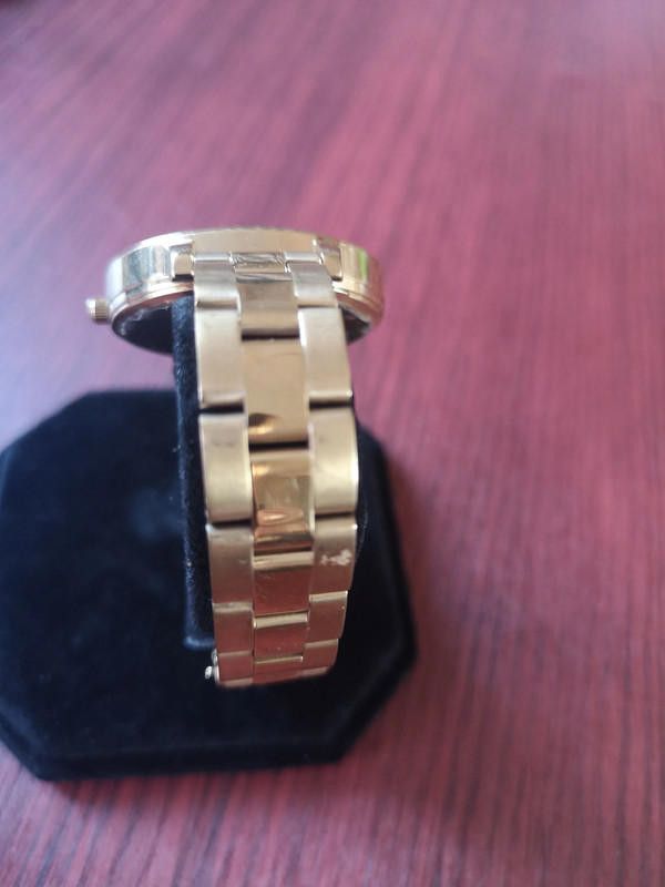 Designer Olivia gold stainless steel watch Size ONE SIZE - 6 Thumbnail