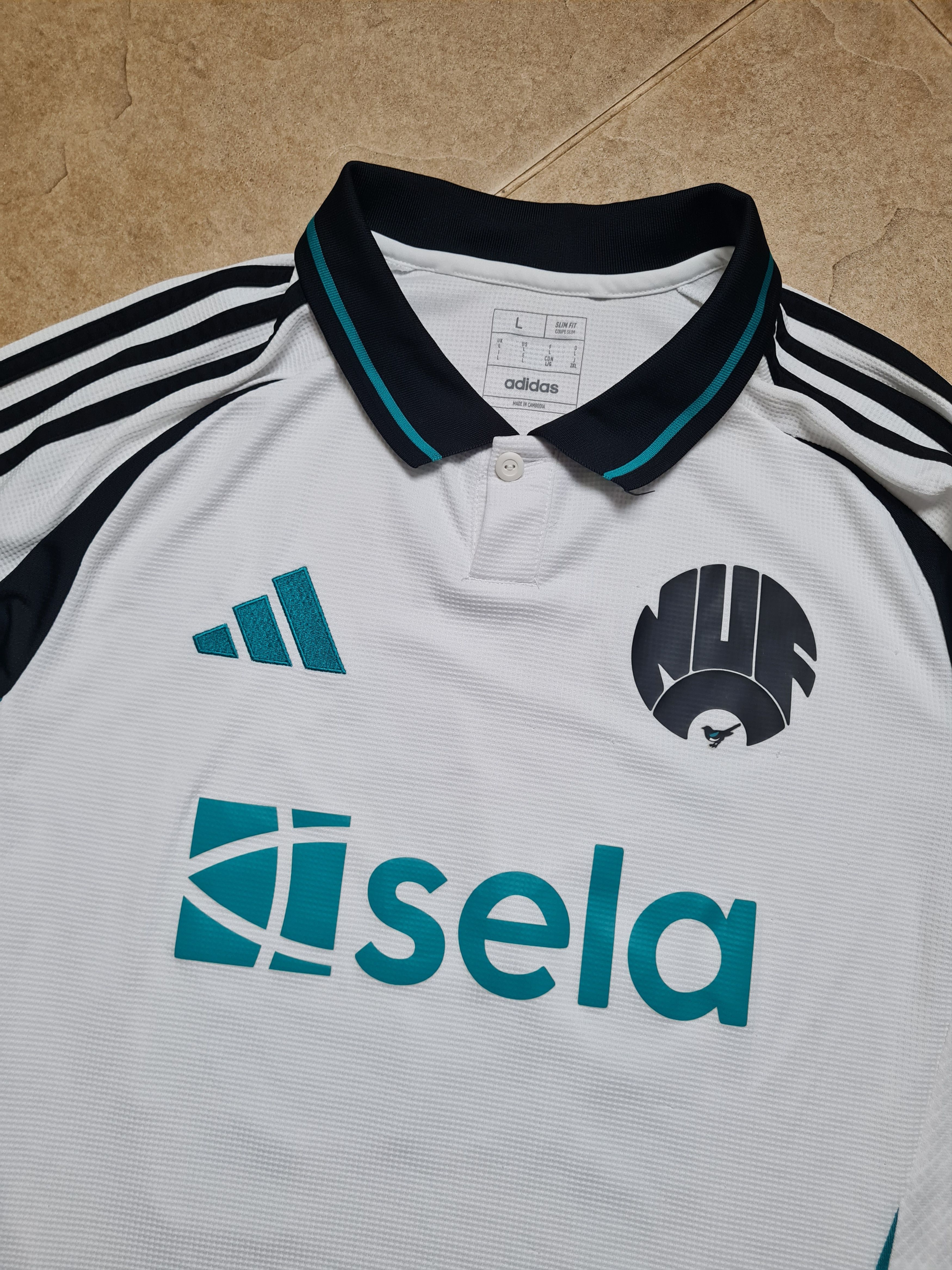 Adidas Adidas Newcastle United 24/25 Third Authentic ISAK #14 Size US L / EU 52-54 / 3 - 24 Thumbnail