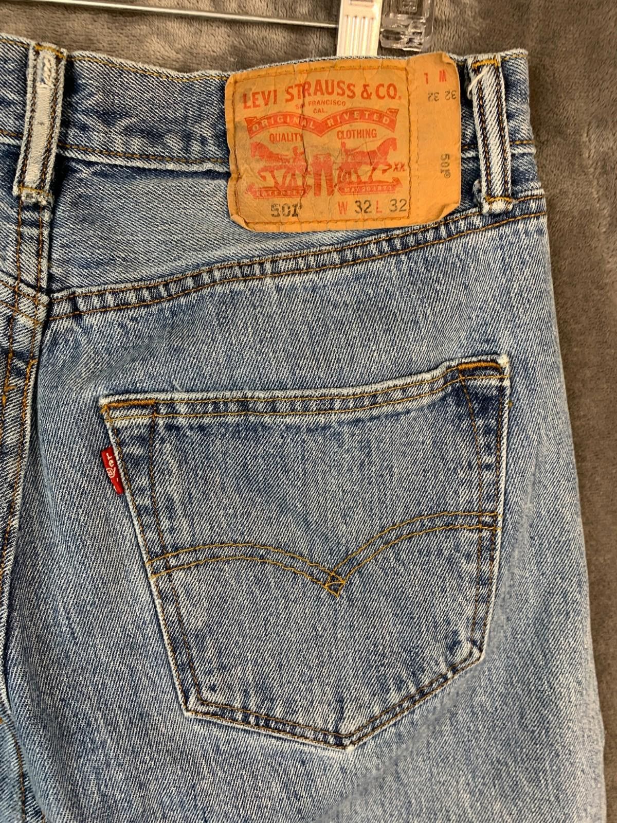 Levi's VINTAGE Levi’s 501 Blue Jeans in a Size 32 x 32 (231) Size US 32 / EU 48 - 7 Thumbnail