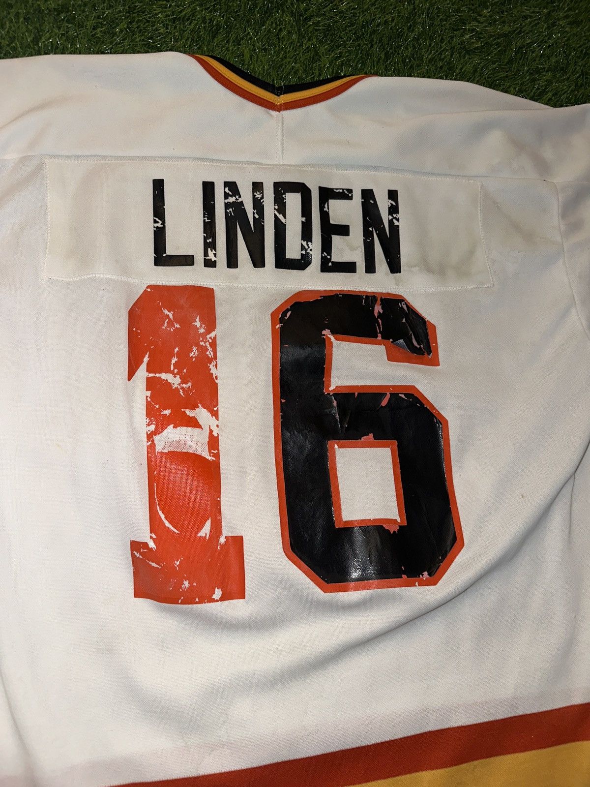 NHL Vintage CCM nhl vancouver canucks flying skate trevor linden Size US L / EU 52-54 / 3 - 4 Thumbnail