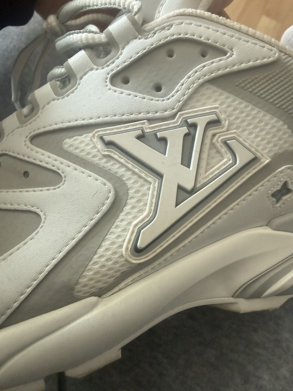 Louis Vuitton Louis Vuitton Tactic Runner - White Grey Size US 10 / EU 43 - 4 Thumbnail