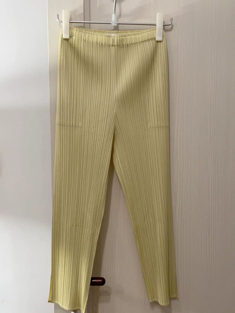 Issey Miyake Issey Miyake size:3 Little chicken yellow pleated trousers Size 31" - 1 Thumbnail