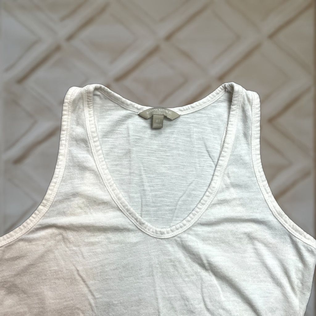 Banana Republic Banana Republic Tank Top Shirt Womens XS Beige Shiny Glitter Striped V Neck Soft Size XS / US 0-2 / IT 36-38 - 1 Thumbnail