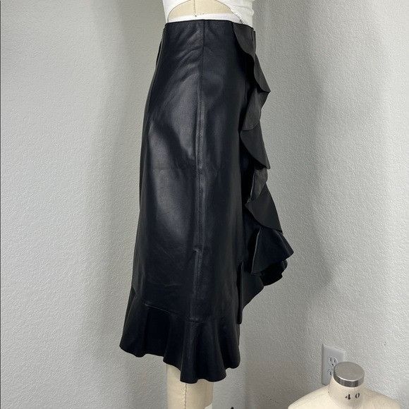 Lanvin Lanvin 16 Black Lambskin Leather Tulip Ruffle Midi Pencil Sk Size 28" / US 6 / IT 42 - 5 Thumbnail