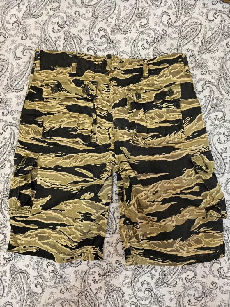 The Real McCoy's The Real McCoys Tiger Camo Shorts Size US 32 / EU 48 - 2 Thumbnail