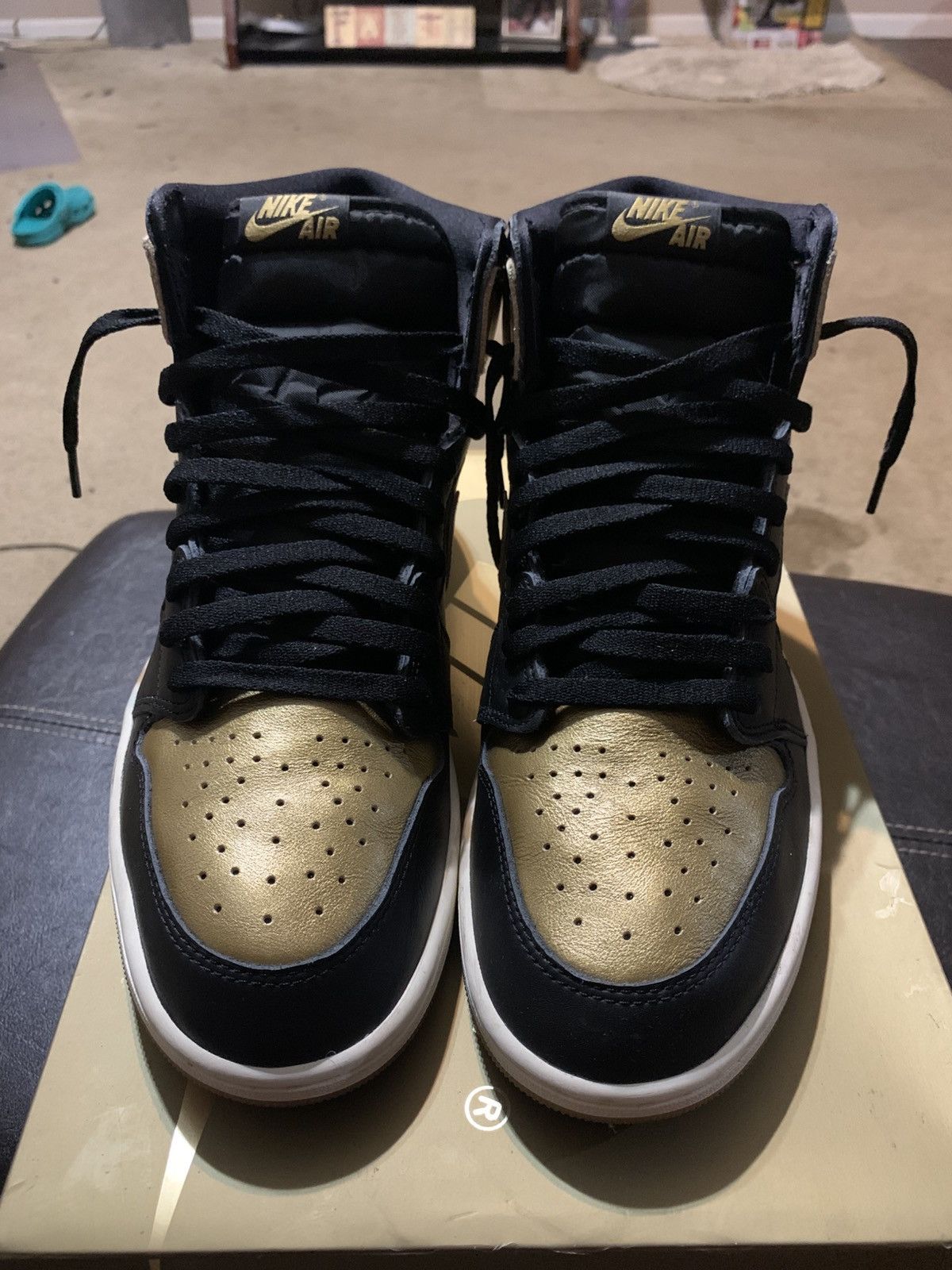 Jordan Brand Air Jordan 1 Retro High OG Size US 12 / EU 45 - 3 Thumbnail
