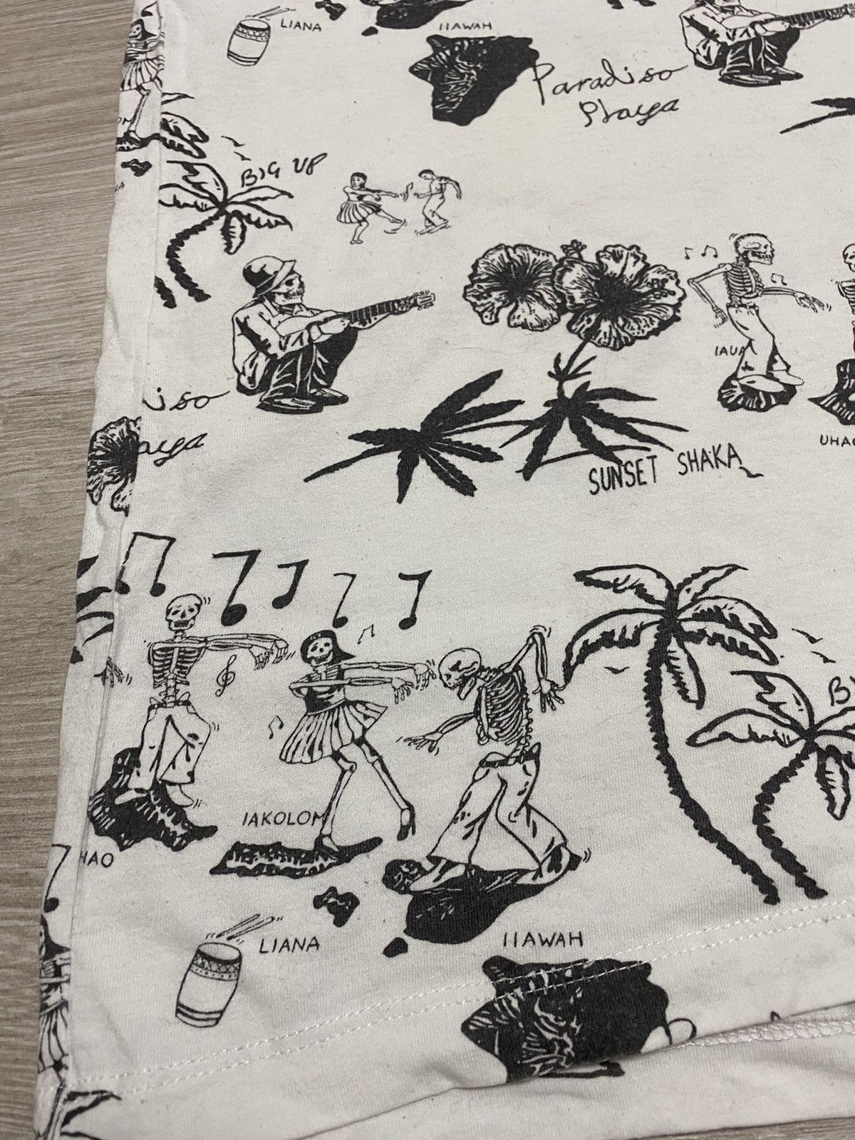 Allsaints Vintage Allsaints Portugal Overprint Beach Hawaii style Size US M / EU 48-50 / 2 - 3 Thumbnail