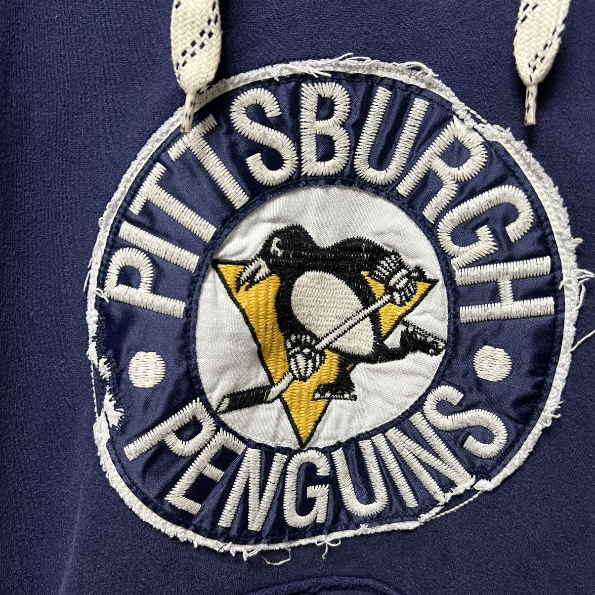 Reebok Reebok CCM Pittsburgh Penguins Hoodie Vintage 90s Style y2k Size US L / EU 52-54 / 3 - 11 Thumbnail
