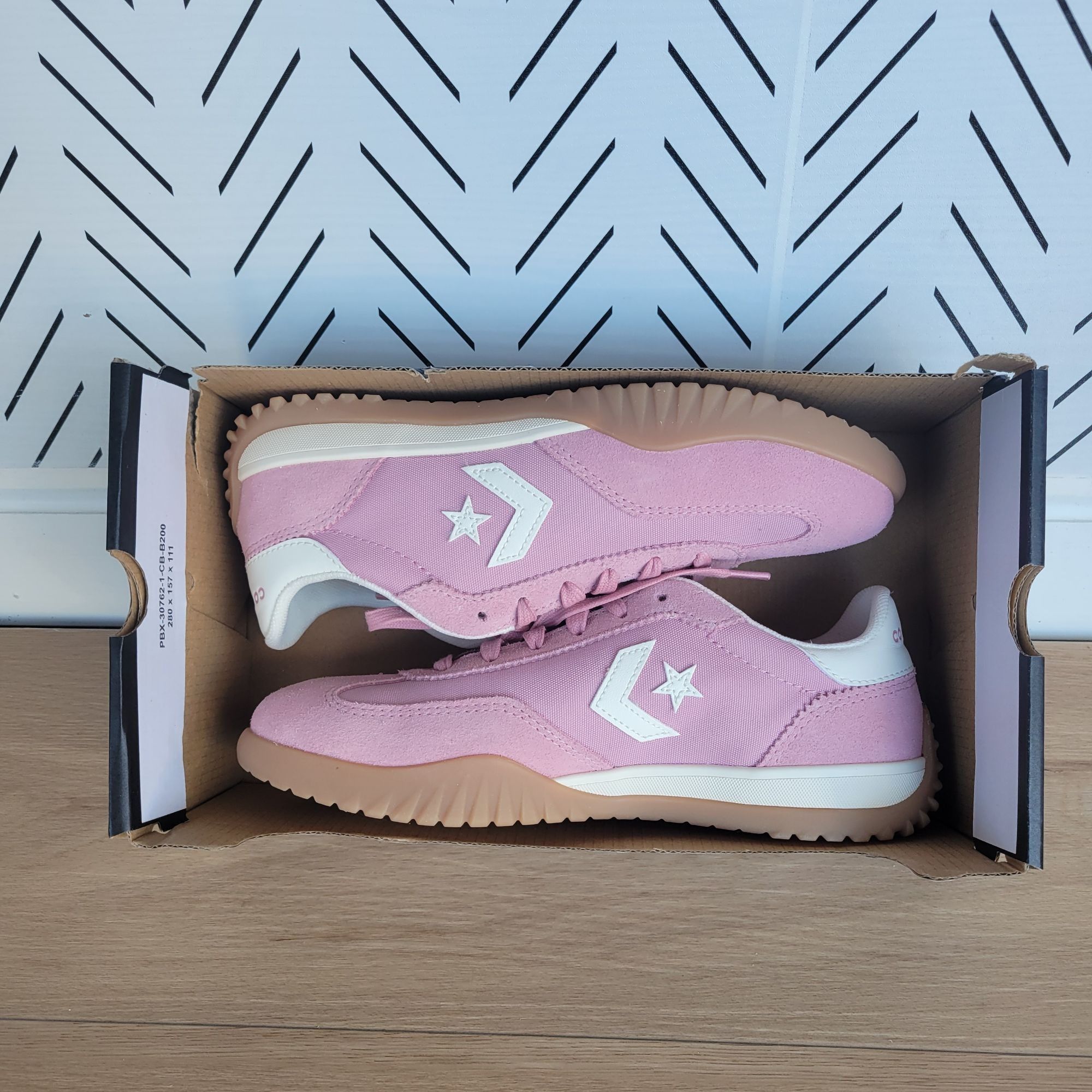 Converse ⭐Converse Run Star Trainer Ox Sz 7 Women Casual Shoes Suede Size US 7 / IT 37 - 7 Thumbnail