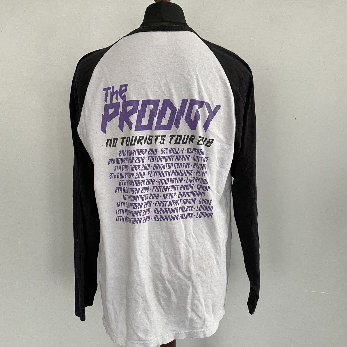Vintage Vintage Prodigy Lonsleeve punk rock T-shirt tour 2018 Size US XL / EU 56 / 4 - 8 Thumbnail