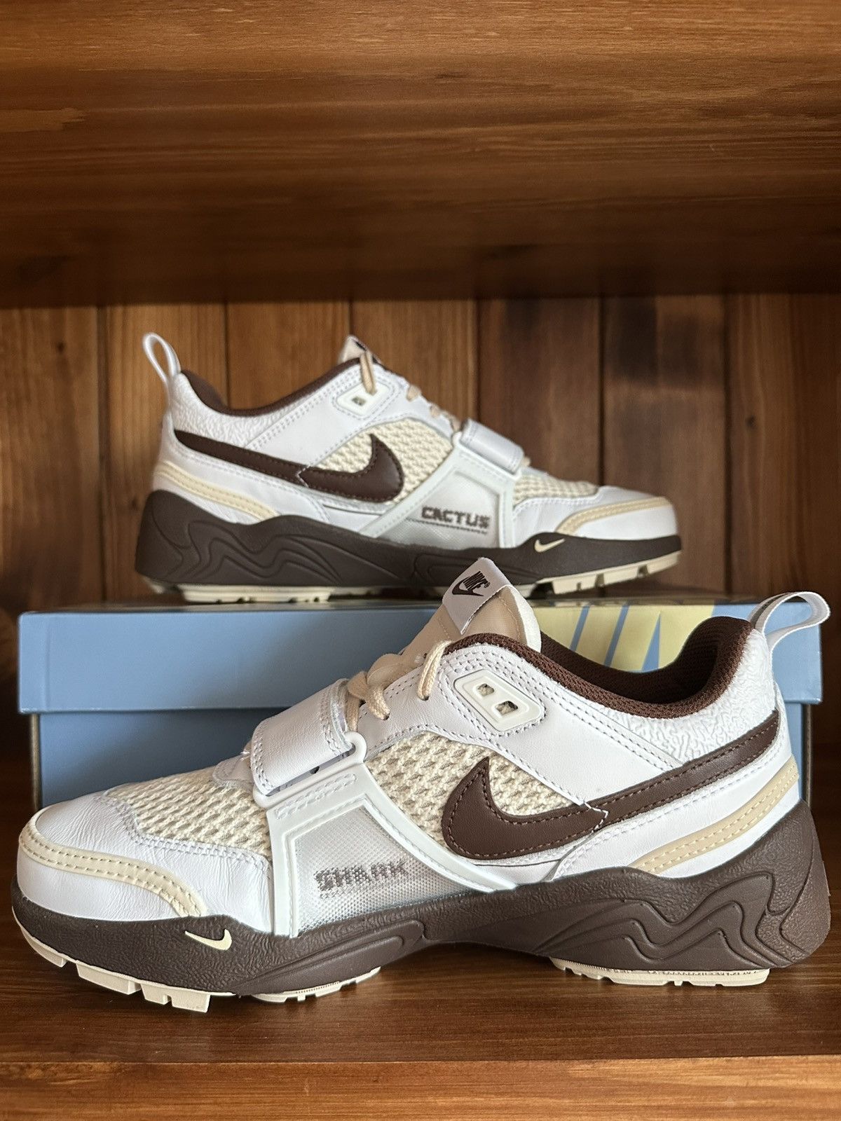 Nike × Travis Scott Nike zoom field jaxx Travis Scott light chocolate Size US 8 / EU 41 - 2 Thumbnail