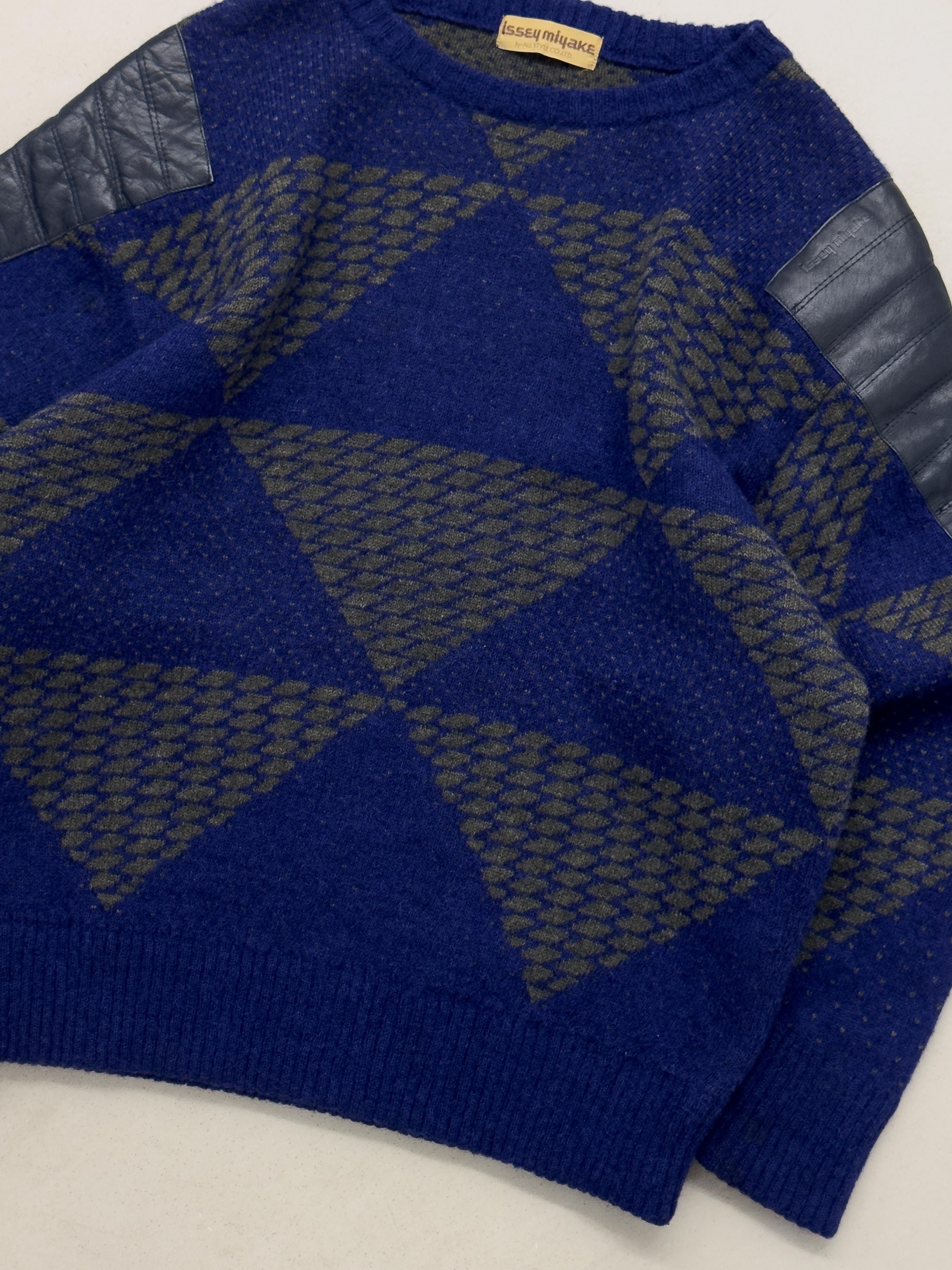 Issey Miyake Issey Miyake 1970s Archive Leather Patch Wool Sweater Size US M / EU 48-50 / 2 - 3 Thumbnail