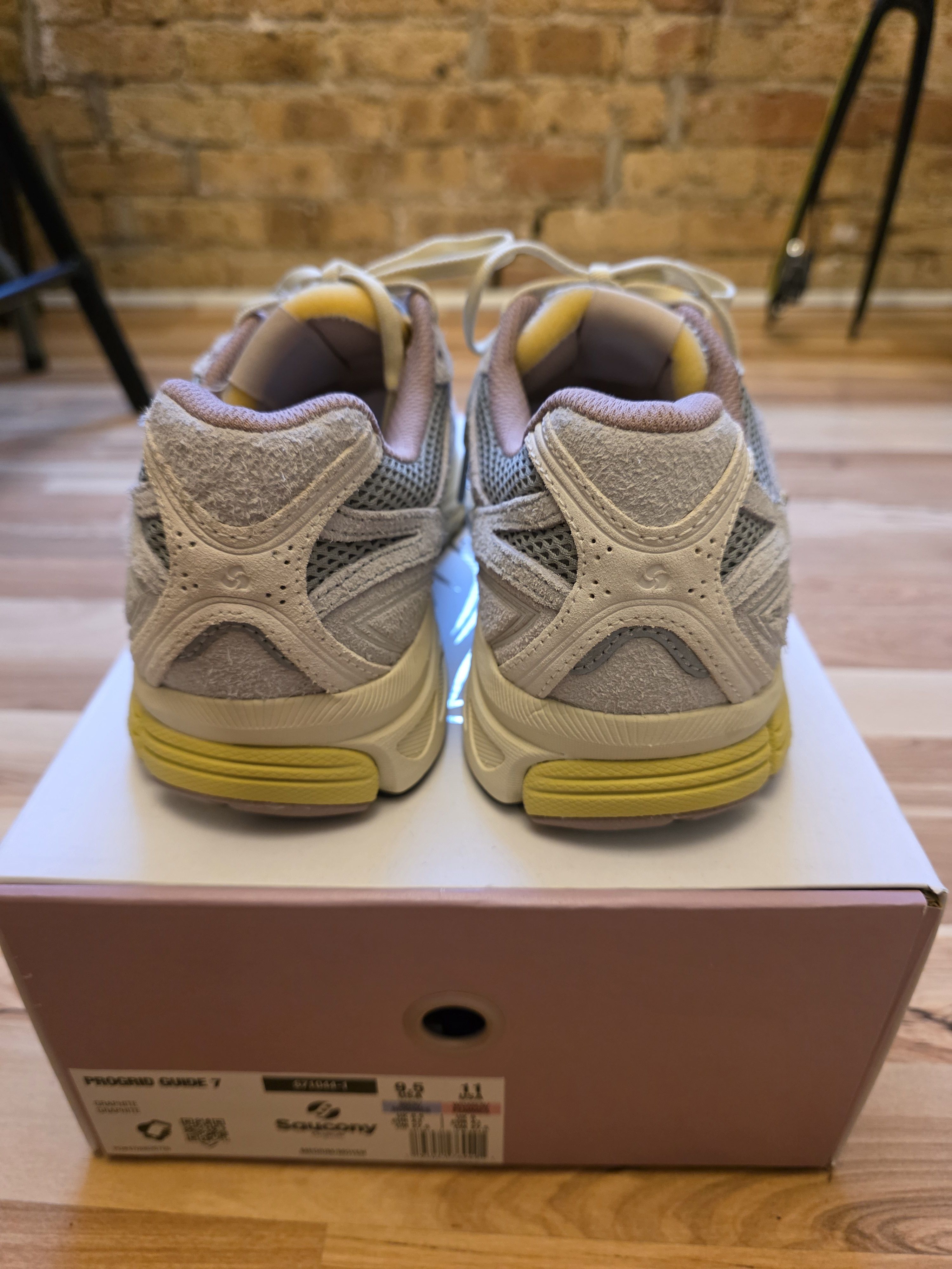 Saucony Saucony for 3sixteen Guide v7.3sb - Graphite Size 9.5M Size US 9.5 / EU 42-43 - 3 Thumbnail