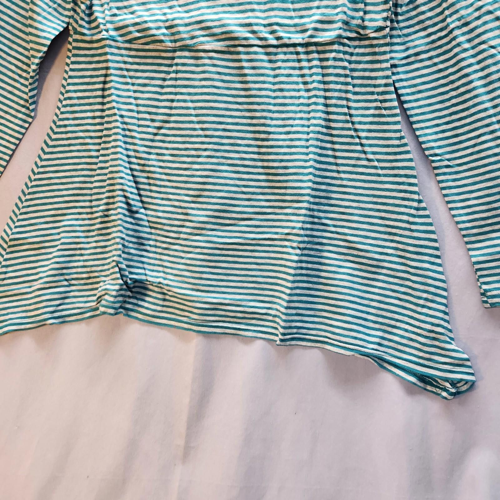 Designer Athleta Striped V Neck Top Size XL Size XL / US 12-14 / IT 48-50 - 3 Thumbnail