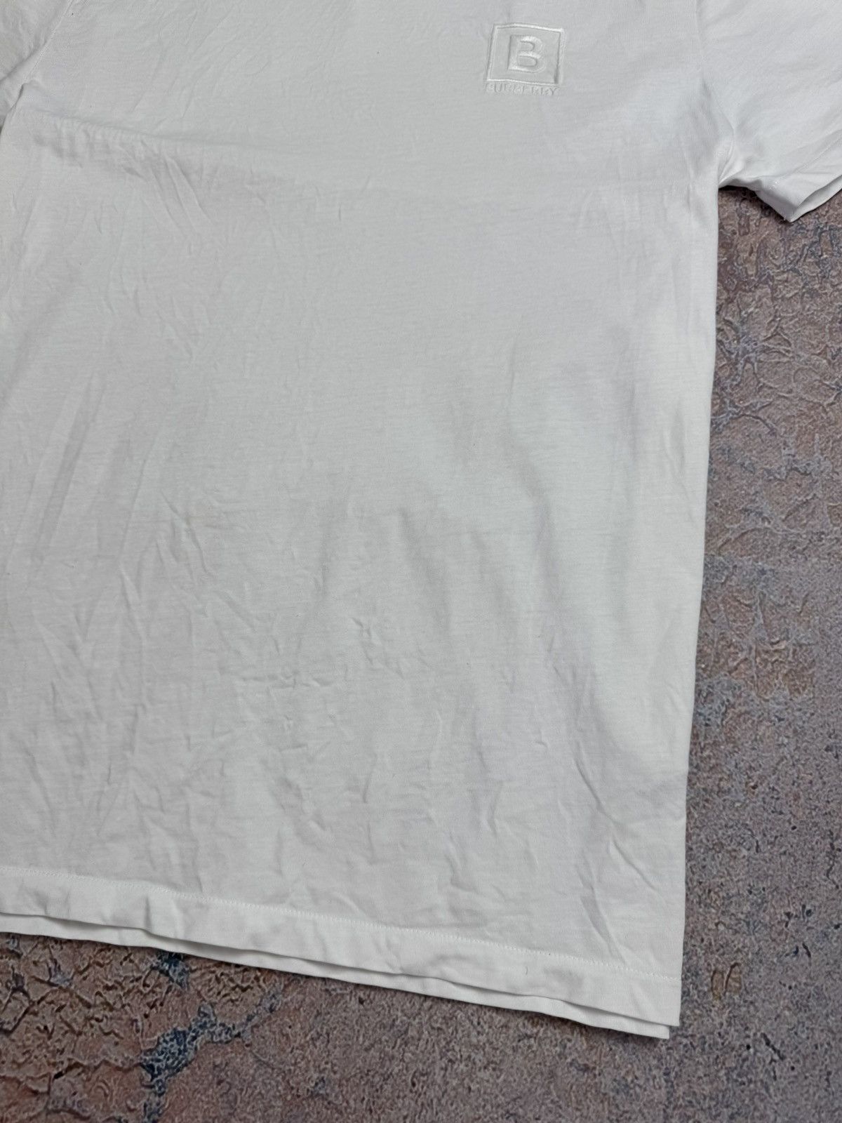 Burberry Burberry T-Shirt Streetwear Luxury Logo Rare Vintage Size US L / EU 52-54 / 3 - 3 Thumbnail