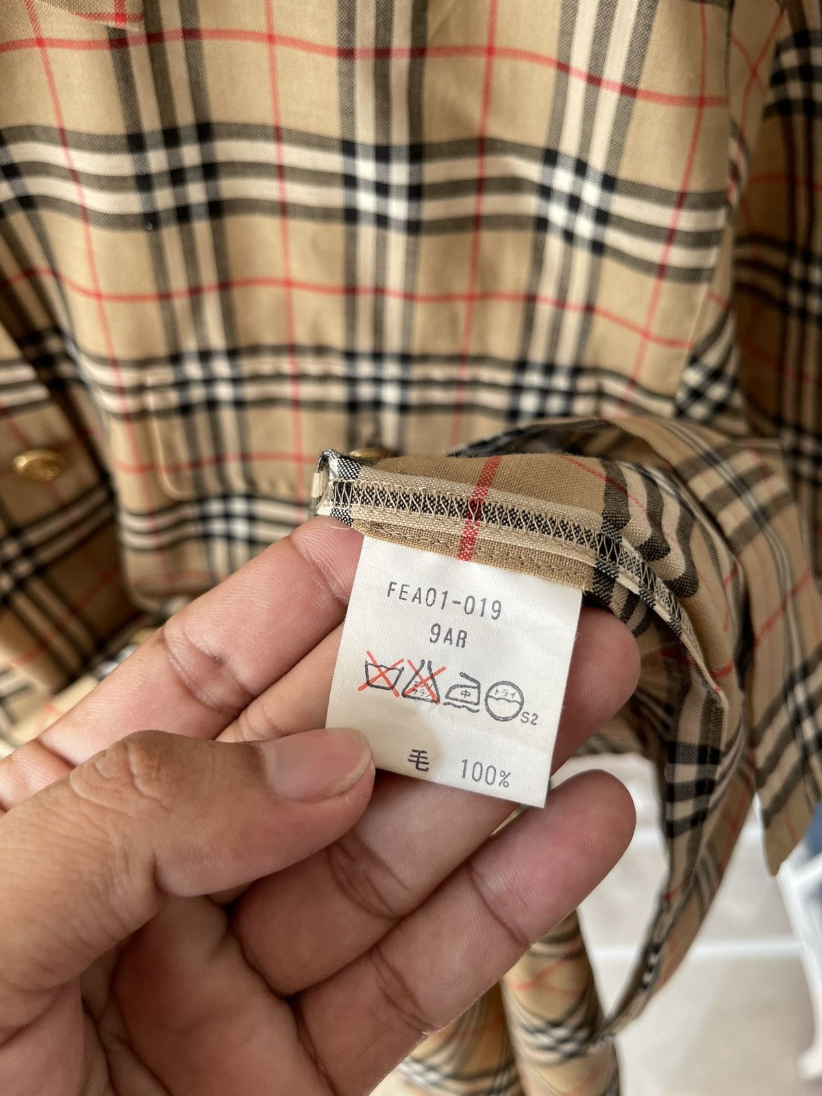 Burberry BURBERRY NOVA CHECK BUTTON UP SHIRT Size US M / EU 48-50 / 2 - 14 Thumbnail