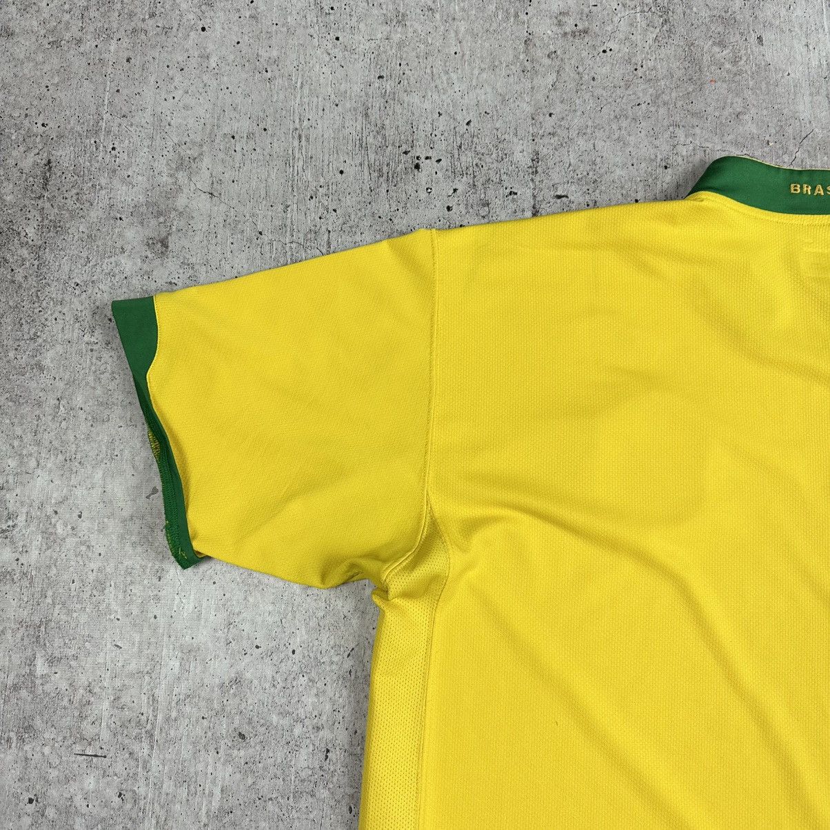 Nike 2006 Nike Brazil National Team Vintage Soccer Jersey Size US XXL / EU 58 / 5 - 15 Thumbnail