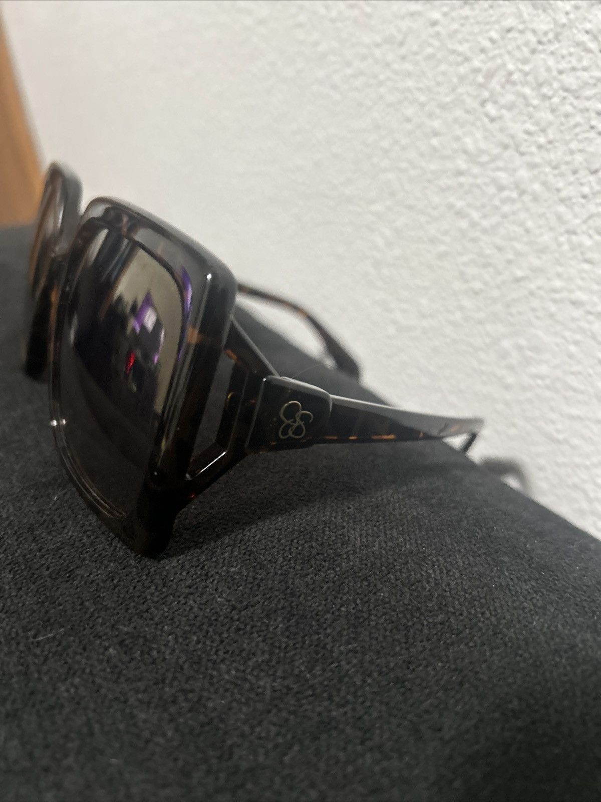 Other Womans sun glasses Size ONE SIZE - 2 Thumbnail