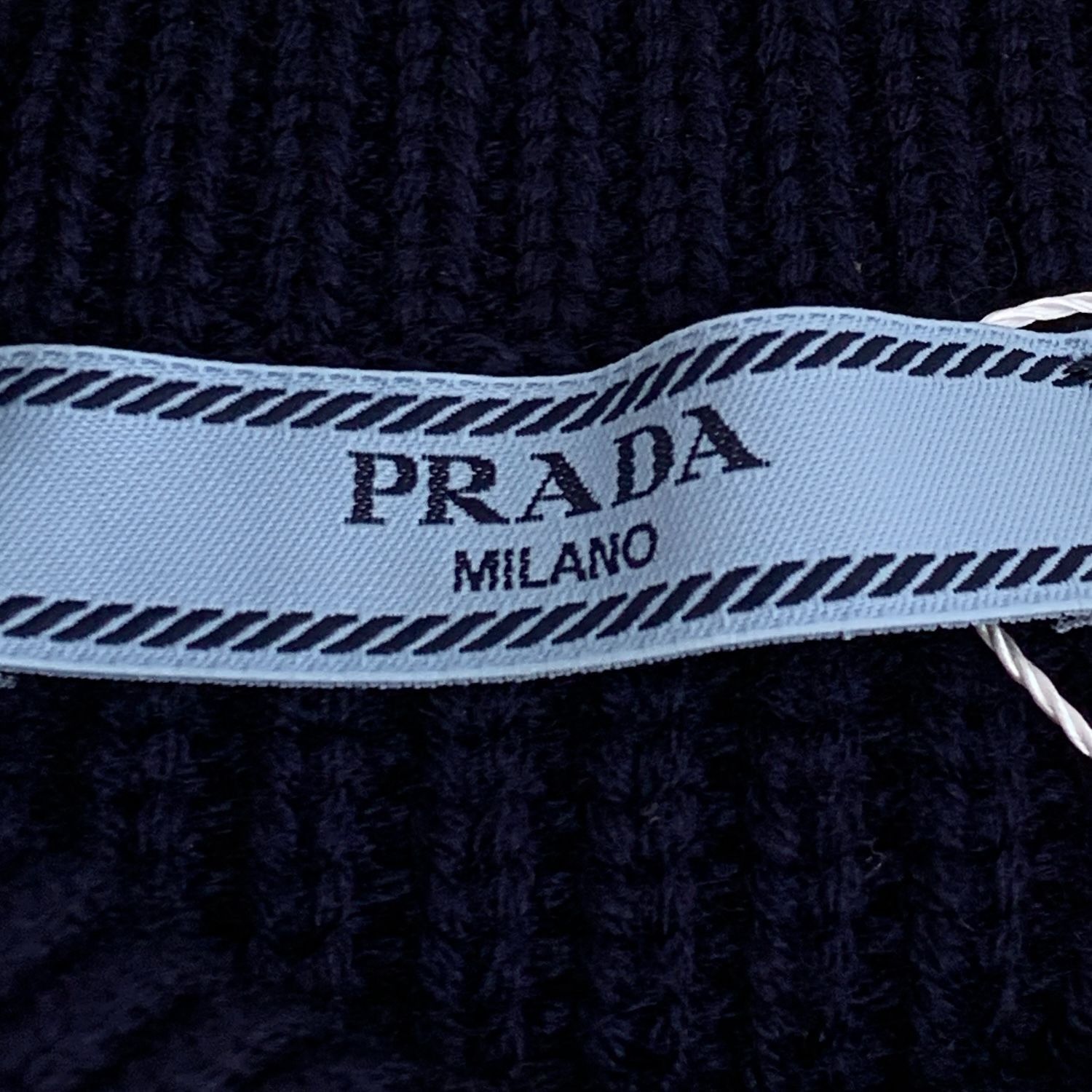 Prada PRADA Milano Navy Cropped Sweater With Gold Buttons 100% Vir Size XS / US 0-2 / IT 36-38 - 14 Thumbnail